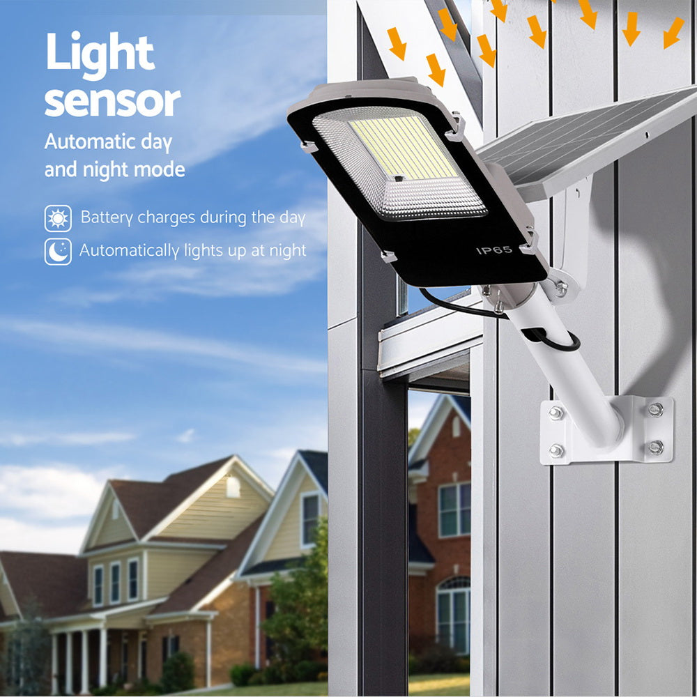 Leier 386 LED Solar Street Light Motion Sensor Remote Black