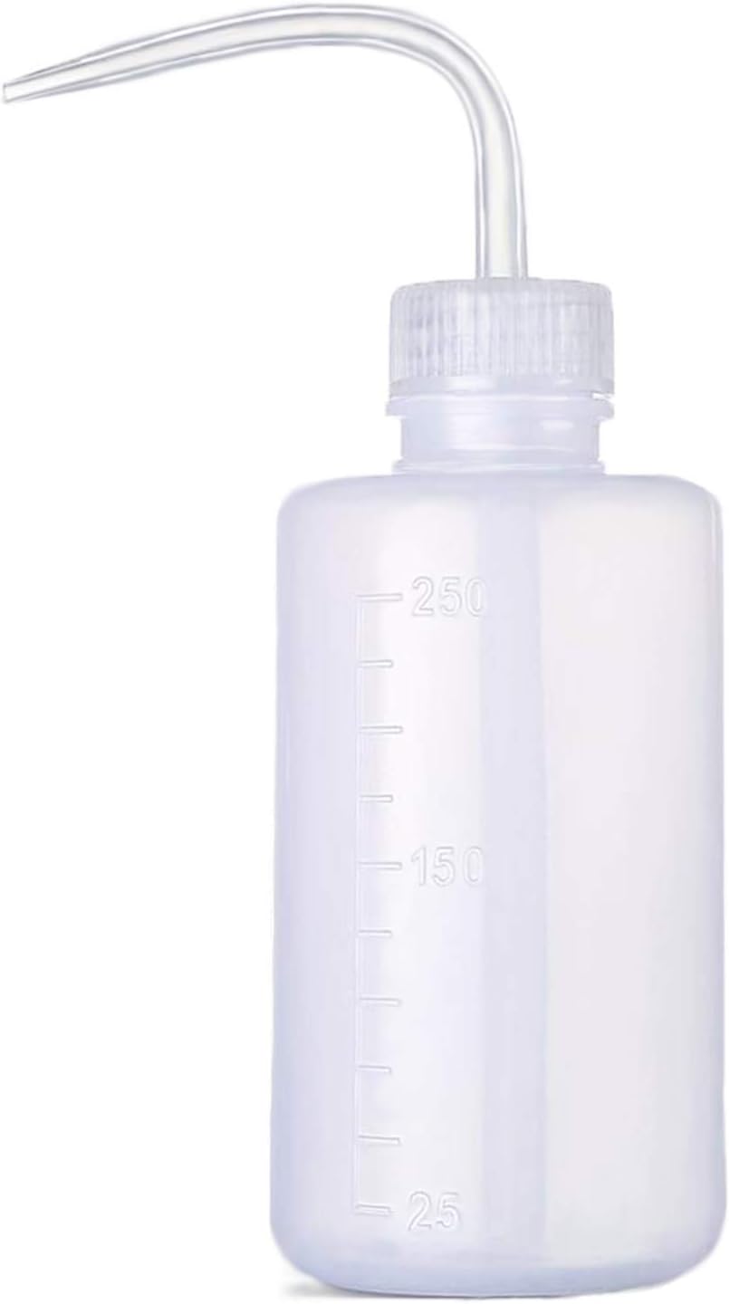 Squeeze Bottle Plant Watering Bottle 250ml 8oz Small Wash Bottle Squeeze Plastic Small Watering Can for Indoor Plants Succulent Watering Can 1pc