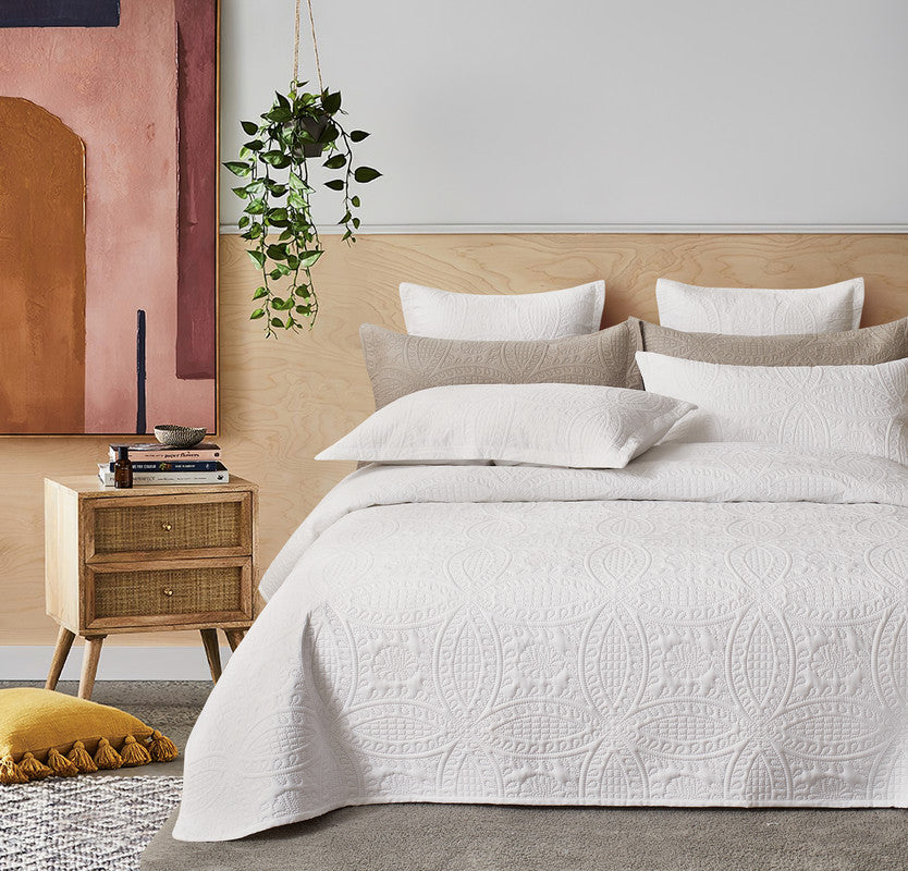 Lisbon Quilted 3-Piece Embossed Coverlet Set White, Double/Queen