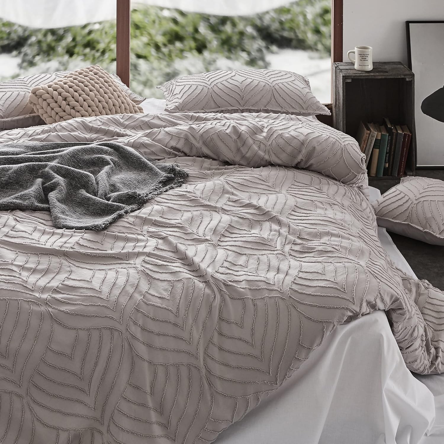 100% Premium Tufted Microfibre Quilt Cover Set - Ultra-Soft, Durable Embroidery Bedding Comforter Set - Machine Washable & Zipper Closure - Beige - Super King