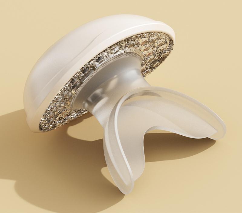 Lip Plumping & Anti-Aging Device with Red Light Therapy - Moisturizing & Wrinkle Reduction white