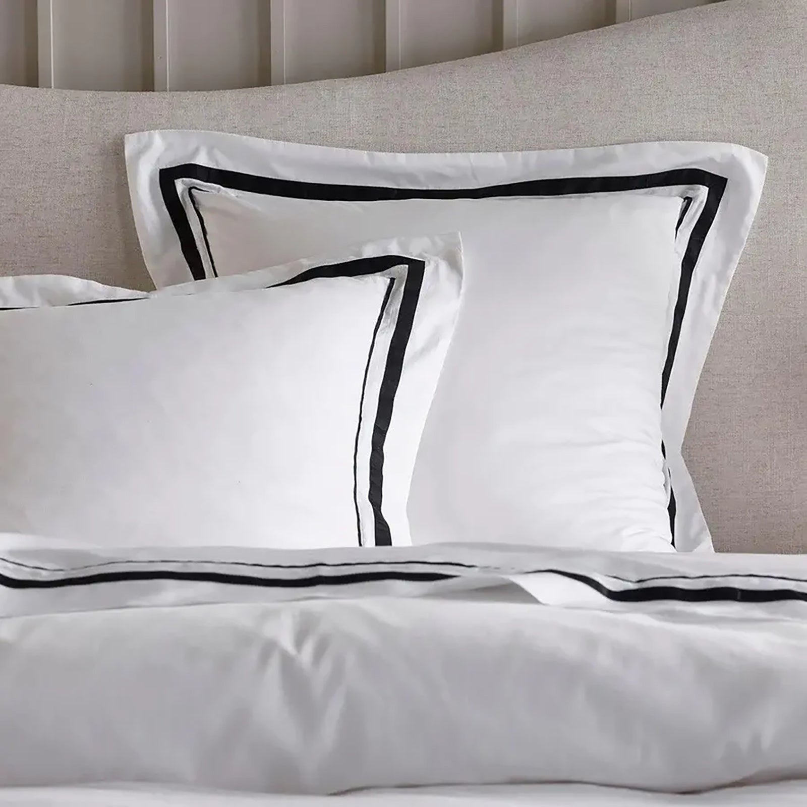 Cloud 1000 TC Egyptian Cotton White Charcoal King Quilt Cover Sets by Renee Taylor