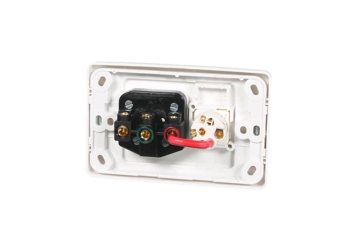 2000-2015/20-WE - Socket Switched Single 20A 250V