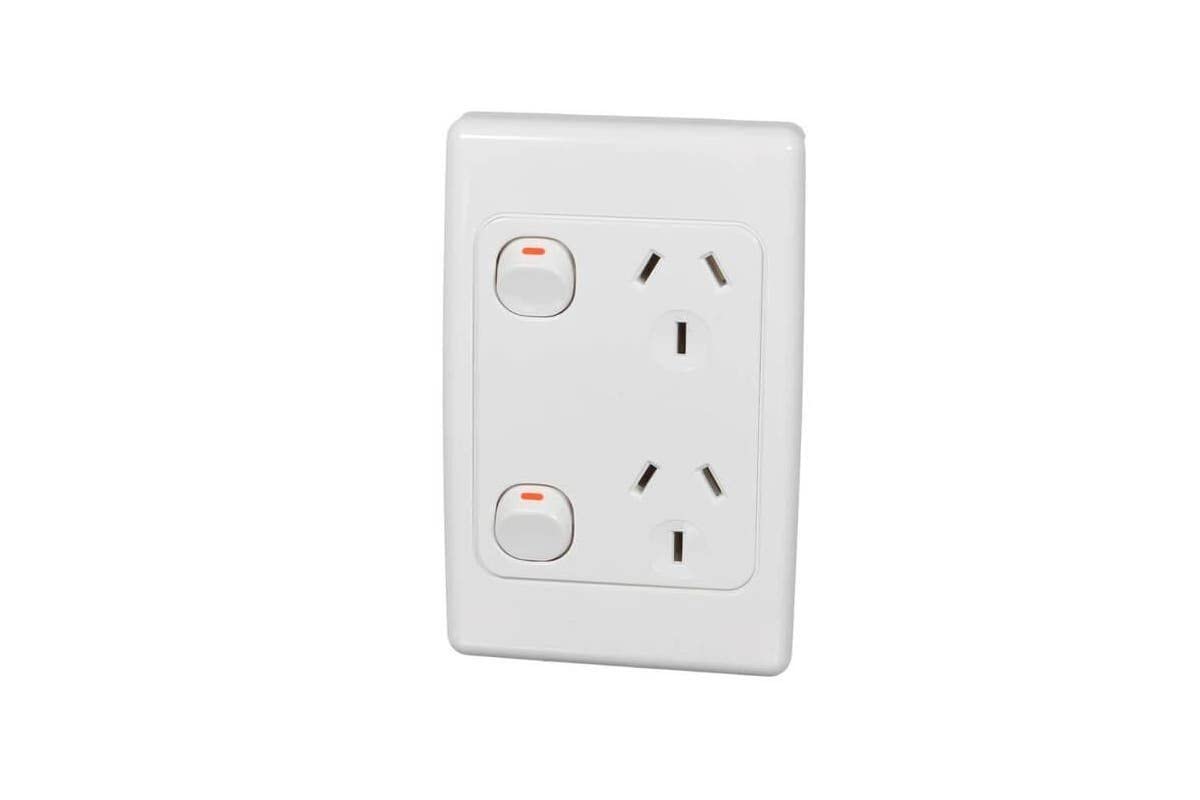 Vertical, 10 A 250 V Twin Switch Socket Outlet