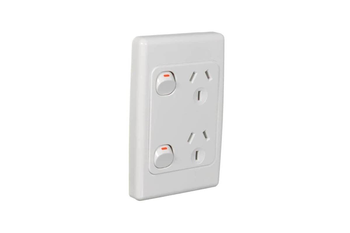 Vertical, 10 A 250 V Twin Switch Socket Outlet