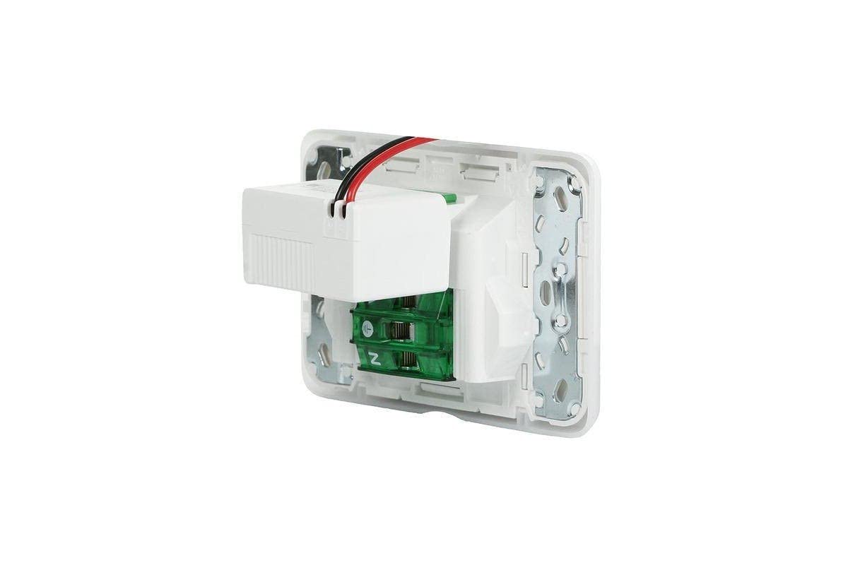 Iconic 250V 10A Horizontal Mount Dual USB Charger Twin Switched Socket