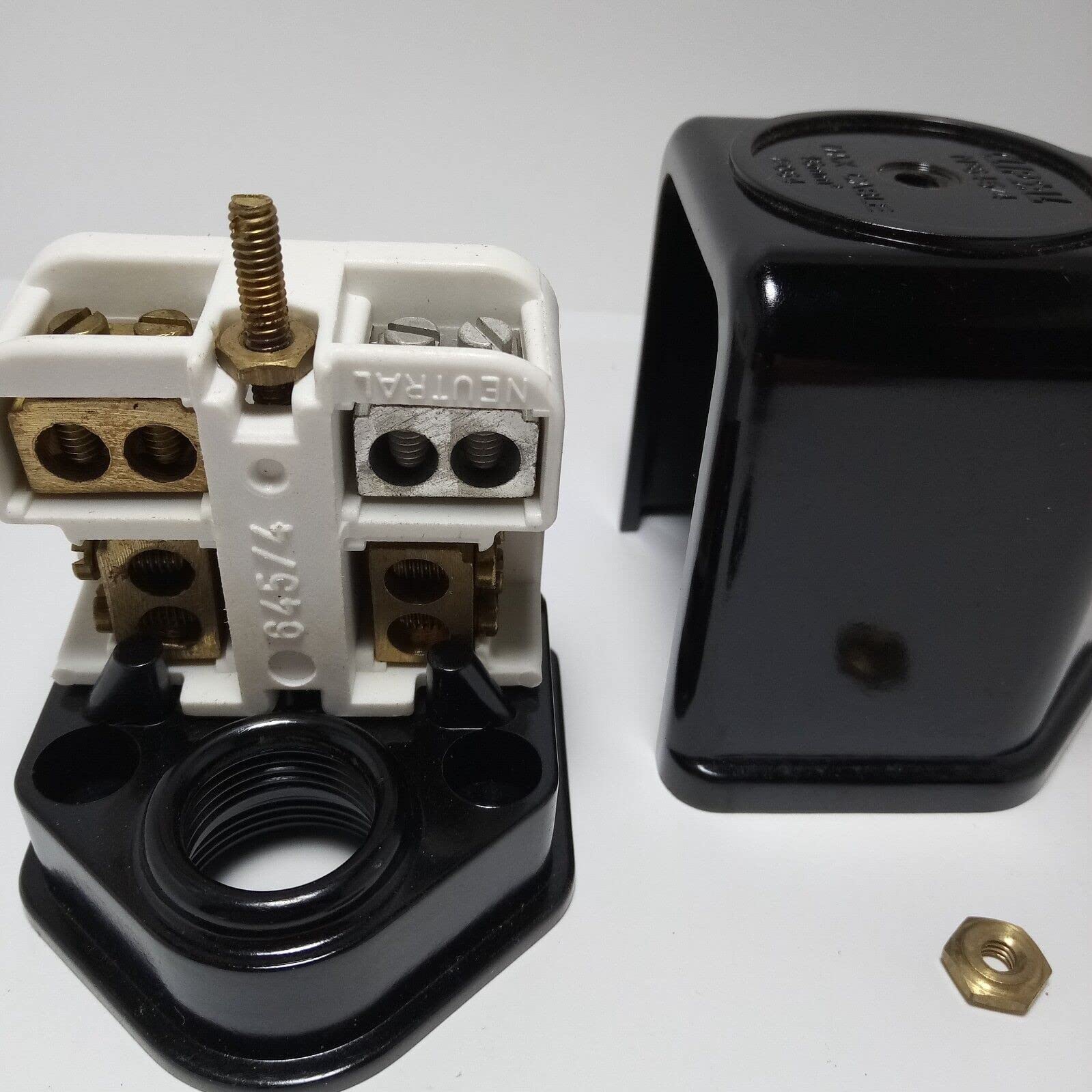 Schneider Electric 4 Terminal Dual Screwed Entry Mains Connection Box