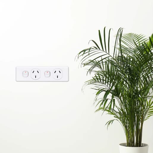 C2000 Series Classic 250V 10A Horizontal Twin Skirting Switch Socket Outlet, White Electric