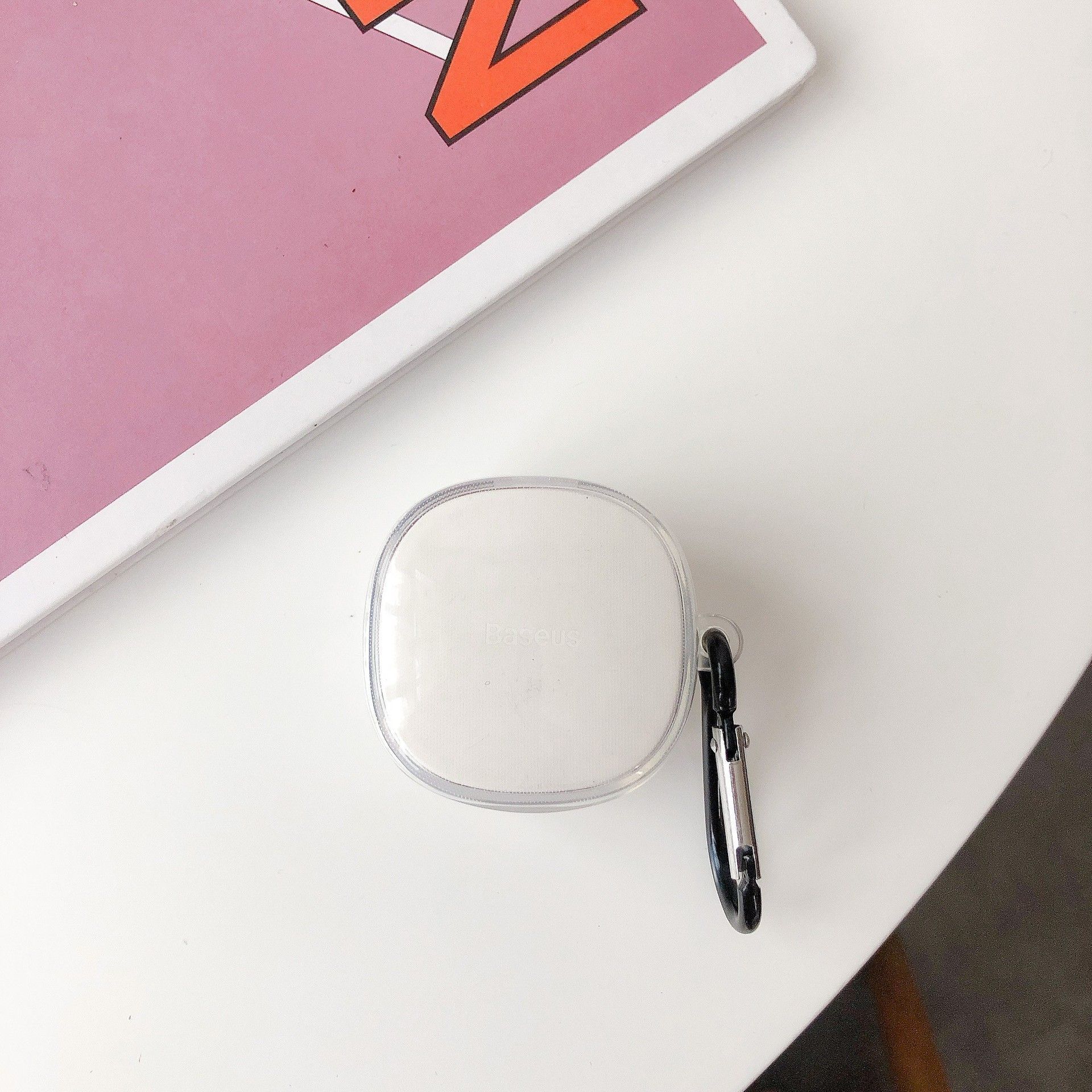 Clear protective case black clip Apple AirPods 4