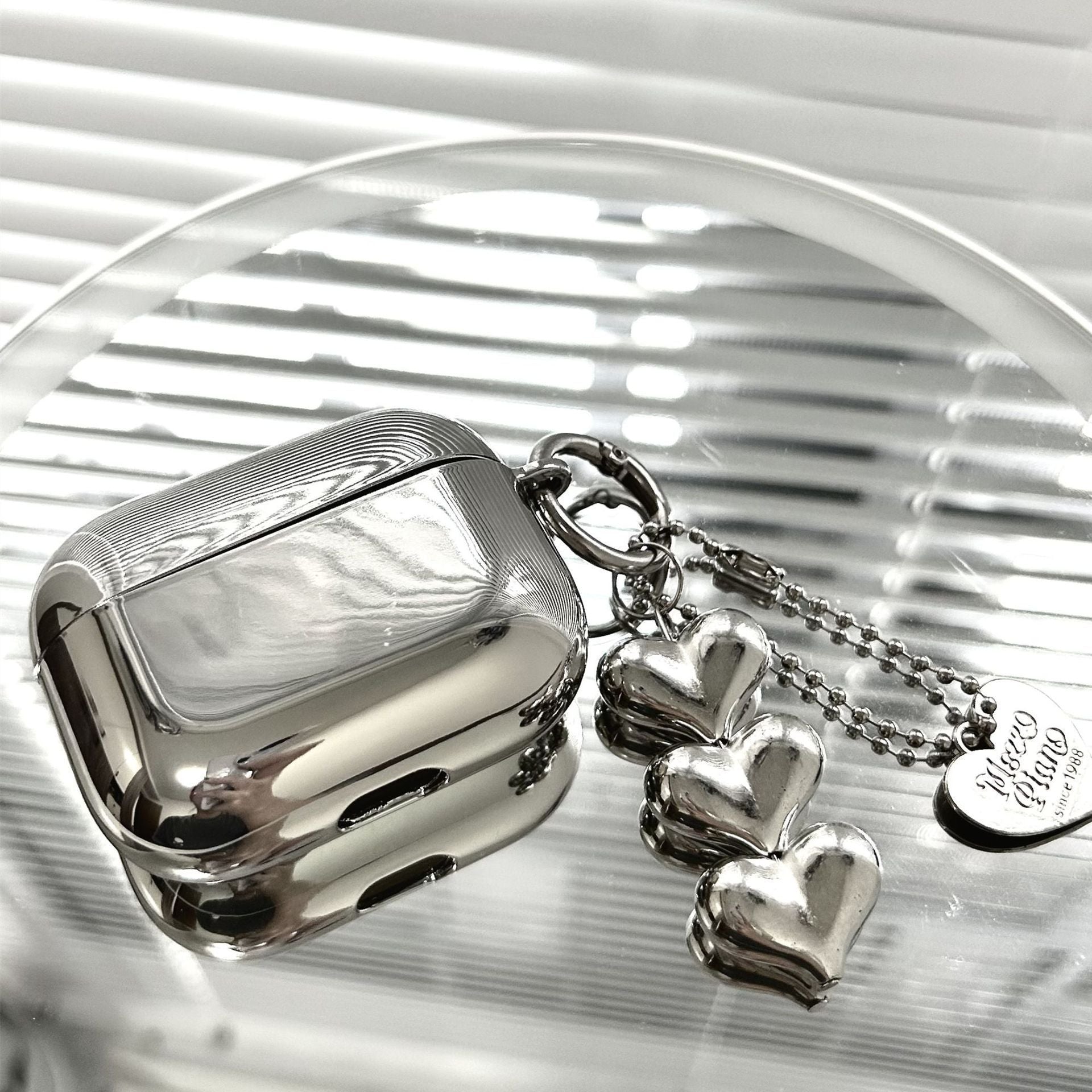 Electroplated solid color shell + 3 heart pendants AirPods Pro