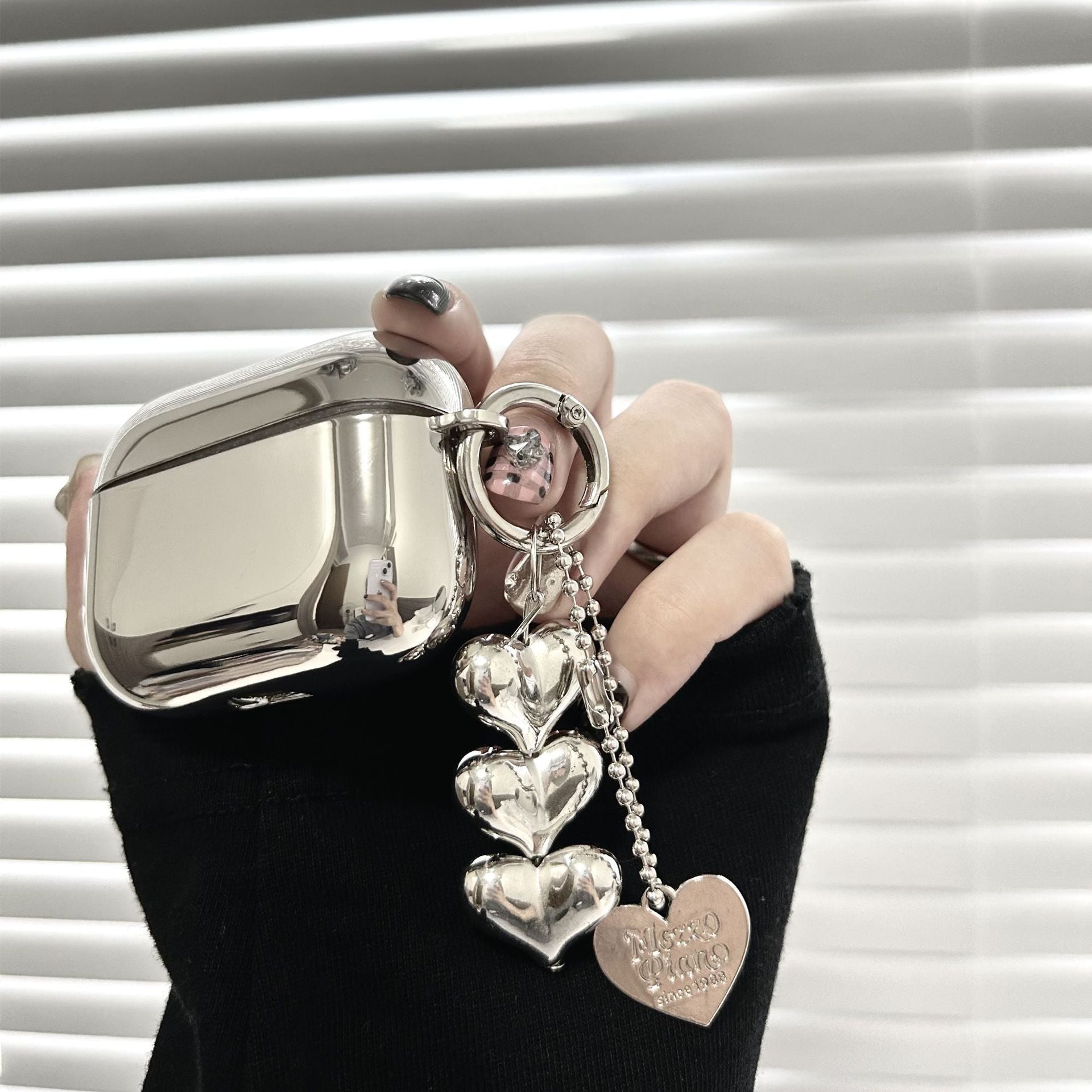 Electroplated solid color shell + 3 heart pendants AirPods Pro
