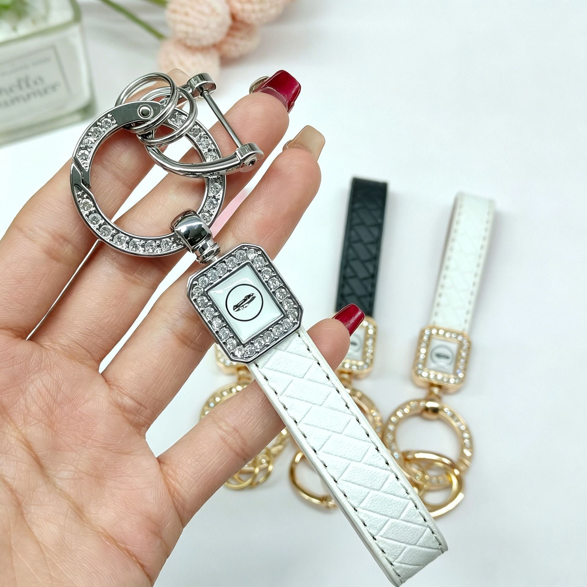 Silver Hardware White 25 Pack