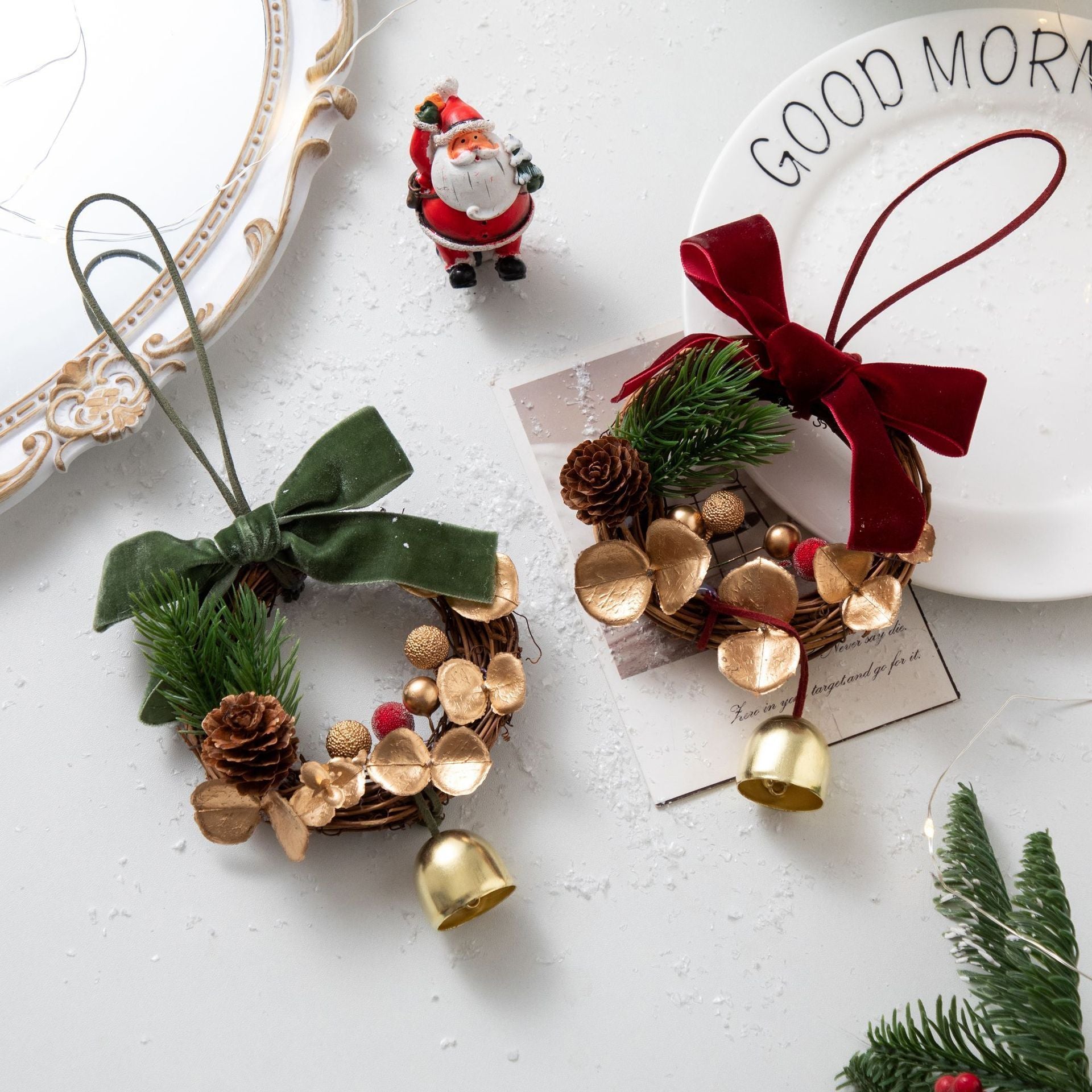 D10 Christmas Wreath Ornament Heart 2 Pack