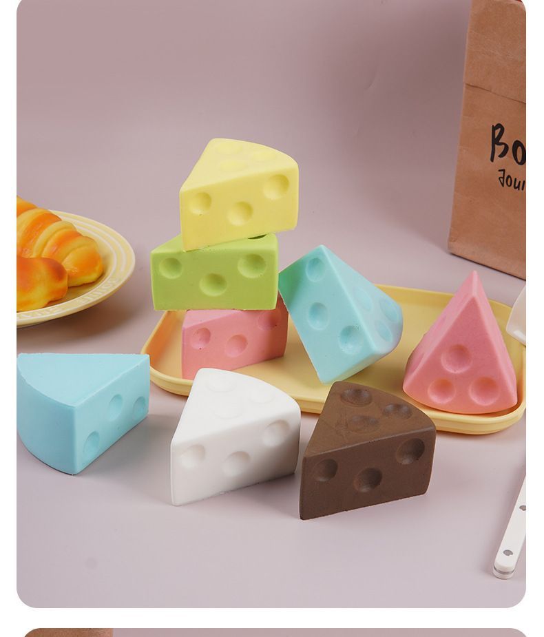 7.5cm Green Triangle Cheese Squishy Toy