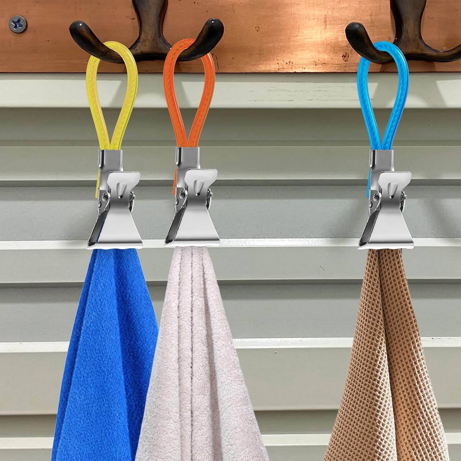 Xindojuz 15 PCS Kitchen Towel Clips, Metal Beach Chair Clips with Hanging Loop for Kitchen, Multi-Color Hanging Towels Clip Small Cloth Hook Clip Hangers for Home Bathroom Cupboards 5 Colors