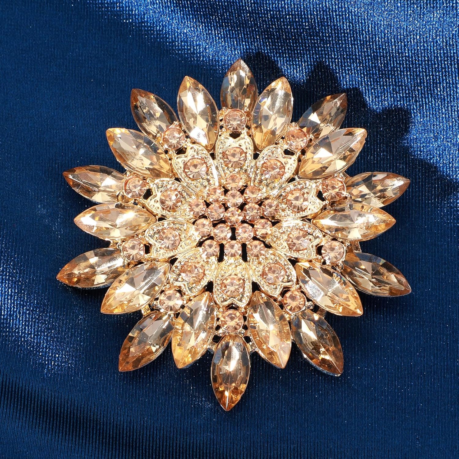 Rhinestone Flower Brooch Pin, 2.55" Fashion Large Crystal Flower Brooches for Women Floral Lapel Pins for Wedding Party Birthday Dance Banquet Dress Hat Suit Bag Accessories Jewelry