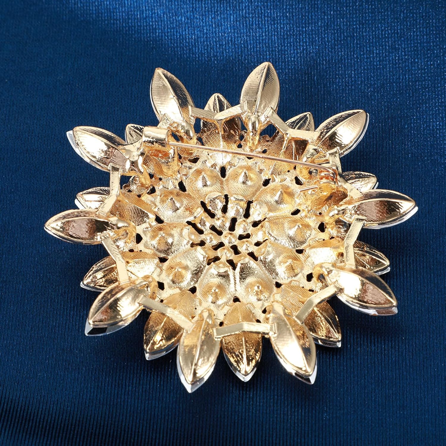 Rhinestone Flower Brooch Pin, 2.55" Fashion Large Crystal Flower Brooches for Women Floral Lapel Pins for Wedding Party Birthday Dance Banquet Dress Hat Suit Bag Accessories Jewelry