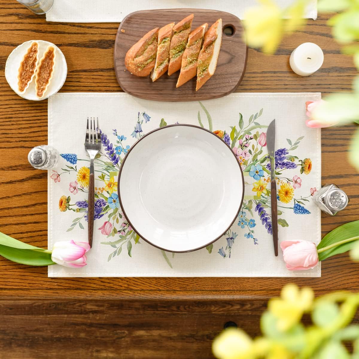 Bloom Flowers Tulip Spring Placemats Set of 4, 12x18 Inch Seasonal Table Mats for Party Kitchen Dining Decoration