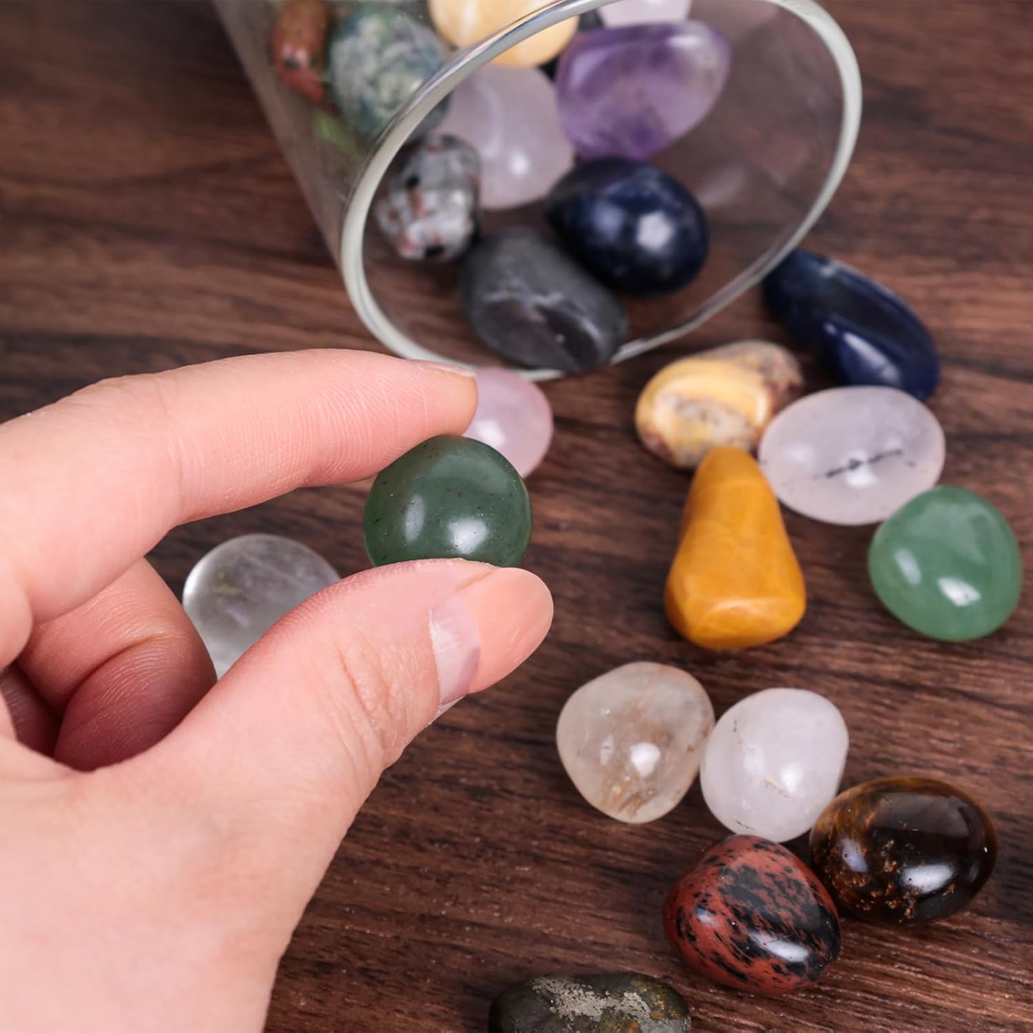 0.5LB Tumbled Stones Assorted, 0.4-0.8inch Natural Rocks Tumbled Gemstones Tumbled Chips Crystals for Healing Reiki Meditation Home Decoration Vases