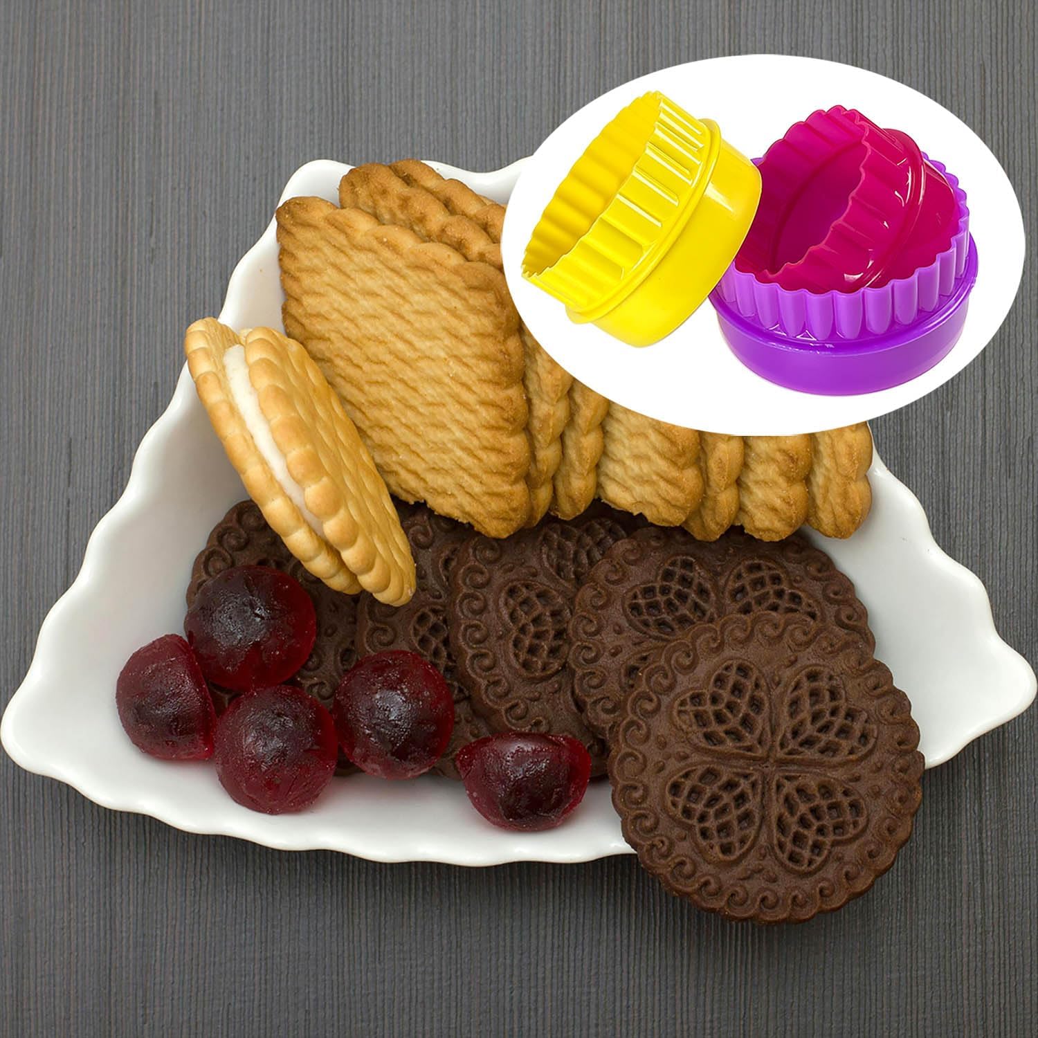 Cookie Biscuit Cutter Set, Two Side Cookie Cutters Plastic Set Multi-size Cake Fruit Vegetable Shapes Cutter Random color Round Shaped, 6 Pack