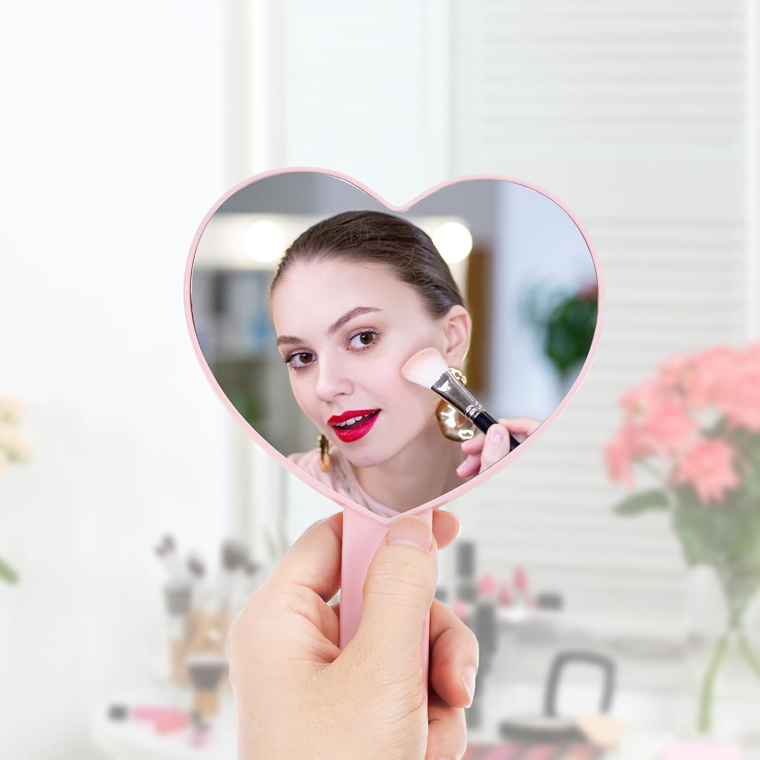 Heart Shaped Small Handheld Mirror,Handheld Eyelash Mirror Cosmetic Hand Mirrors with Handle for Portable Travel for Women Girls Pink