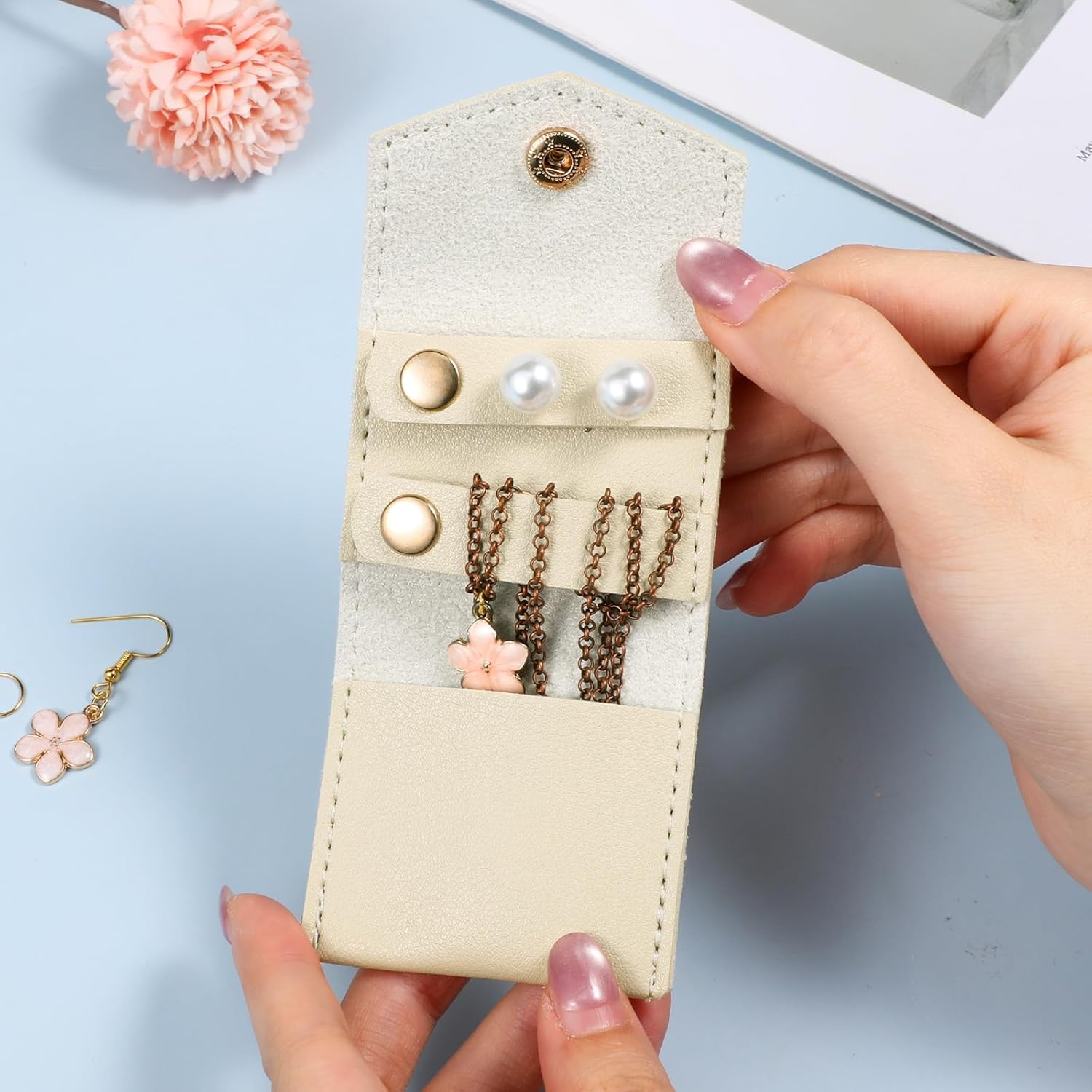 Vin Beauty Mini Travel Jewelry Roll Bag with Buckle, Mini Travel Jewelry Organizer Case, Foldable Multifunctional Small Case, Portable Small Bags Storing Rings, Necklaces, Earrings Apricot