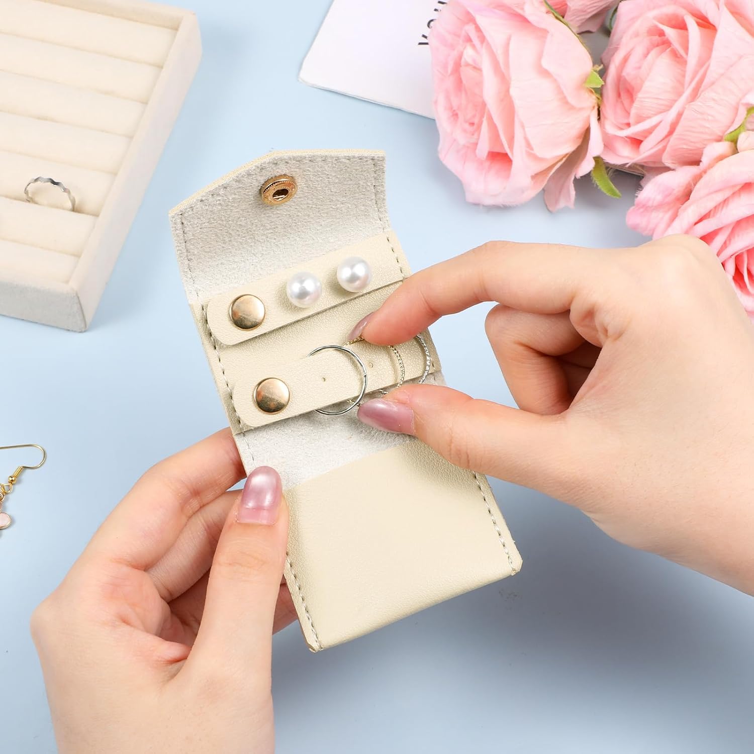 Vin Beauty Mini Travel Jewelry Roll Bag with Buckle, Mini Travel Jewelry Organizer Case, Foldable Multifunctional Small Case, Portable Small Bags Storing Rings, Necklaces, Earrings Apricot