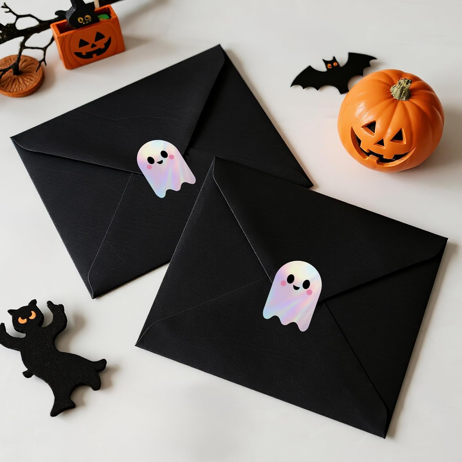 600Pcs Halloween Ghost Stickers - Cute Halloween Stickers Holographic Happy Halloweens Party Favor Sticker Self Adhesive Ghost Face Label Sticker for Envelope Seal Card Halloweens Decor