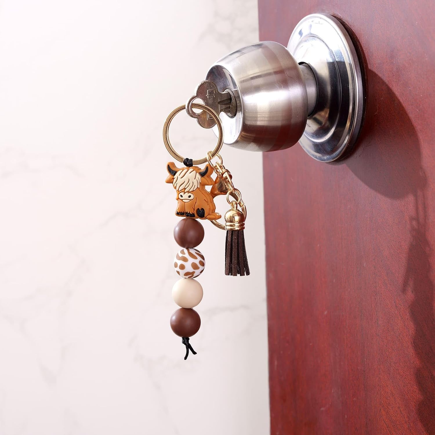 Kvekstio Cute Highland Cow Keychain, 2 Pack Farm Animal Cow Print Silicone Bead Key Ring with Tassel Gift for Women Men, Farmhouse Country Style Purse Bag Accessories for Cows Lovers Party Favors