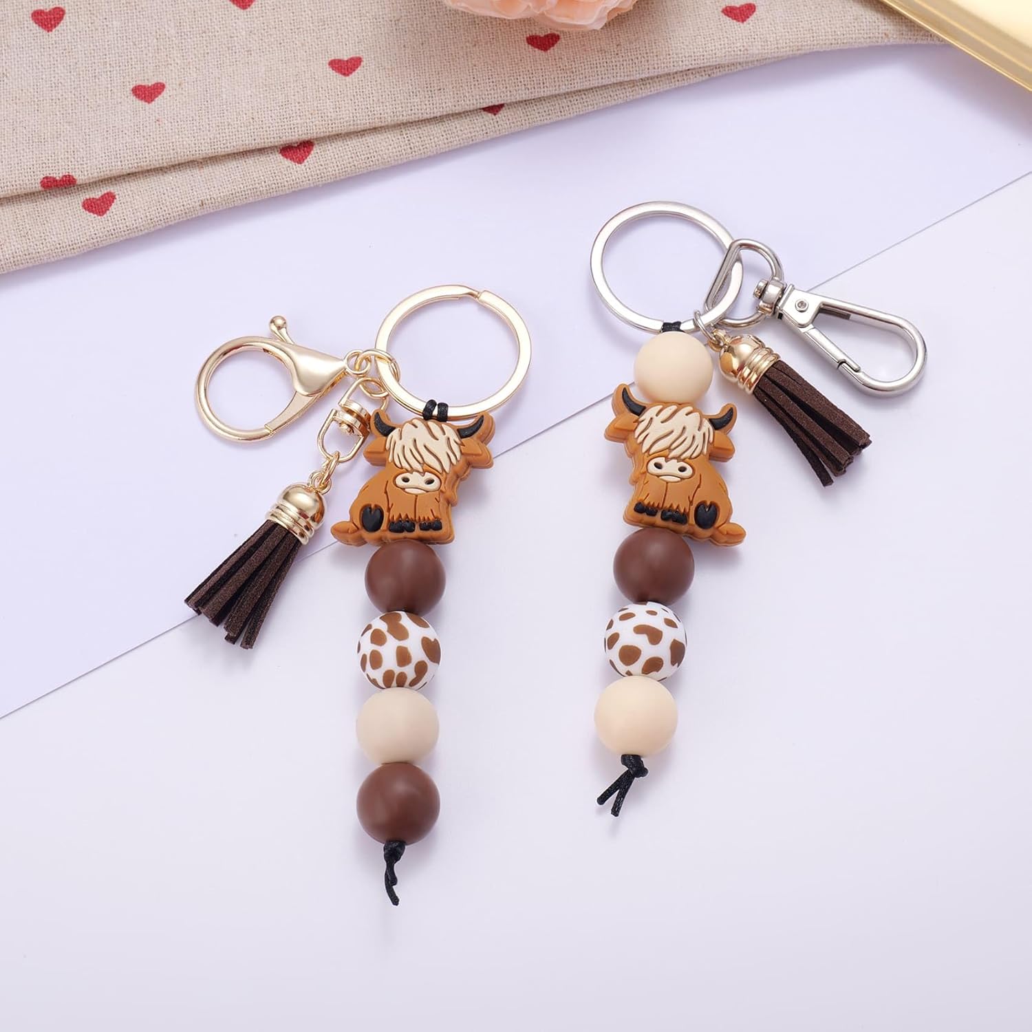 Kvekstio Cute Highland Cow Keychain, 2 Pack Farm Animal Cow Print Silicone Bead Key Ring with Tassel Gift for Women Men, Farmhouse Country Style Purse Bag Accessories for Cows Lovers Party Favors