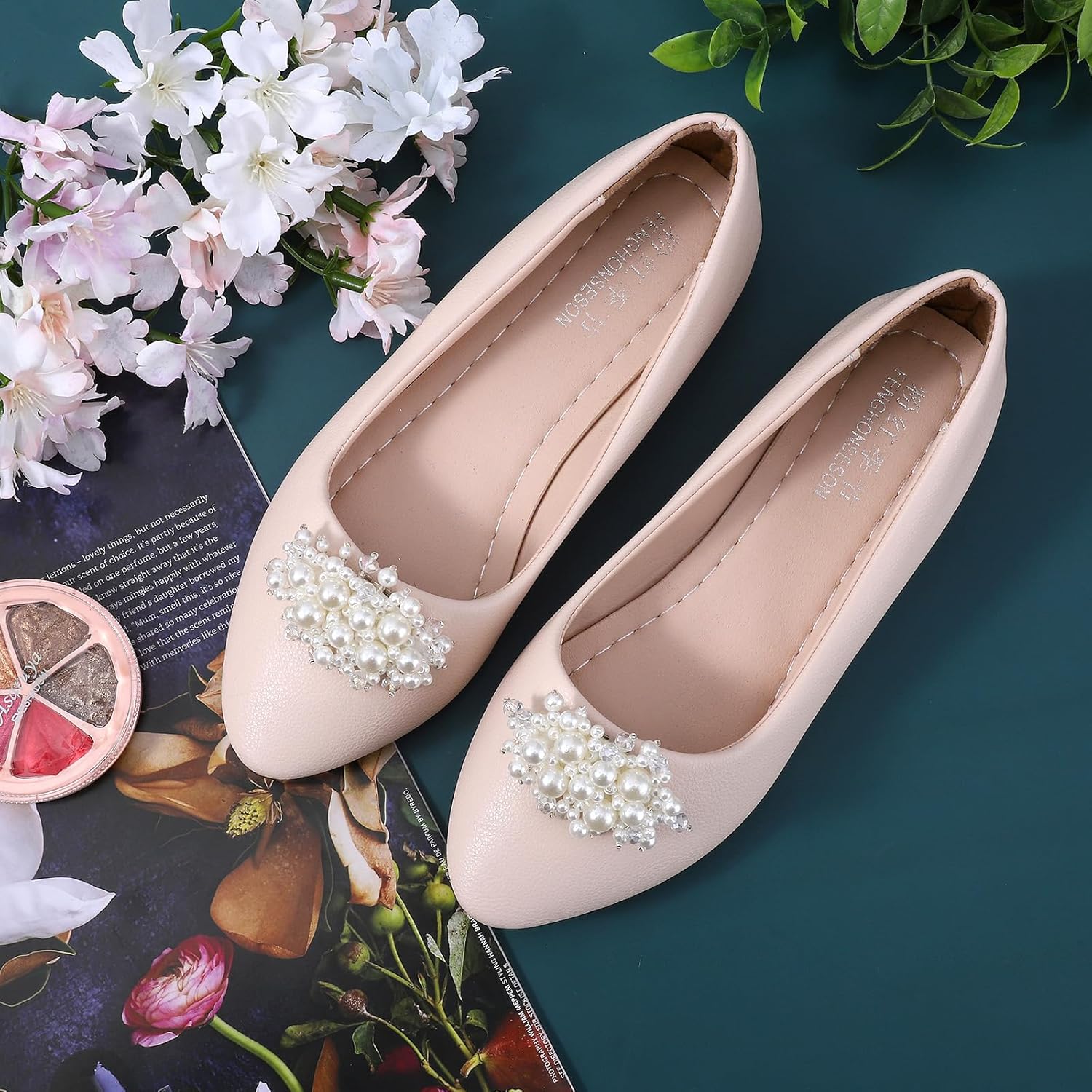 2Pcs Pearl Flower Shoe Clips for Women Dress Shoes, 1.57 x 2.76" White Bridal Wedding Floral Shoes Clips Charms with Crystal Beads Detachable Flower Shoe Buckle Clip for Heels DIY Embellishment