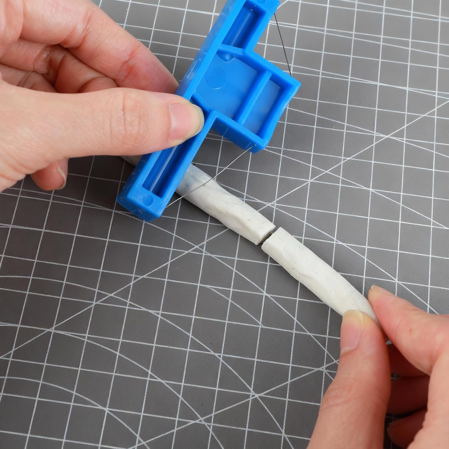 Xindojuz Angle Cutting Clay Tool, Steel Wire Bevel Cutter Small Pottery Angle Clay Trimming Tools Plastic Ceramic Wire Small Pottery Cutter for Ceramics and Sculpting Blue, 2.76×1.1×0.59 Inch