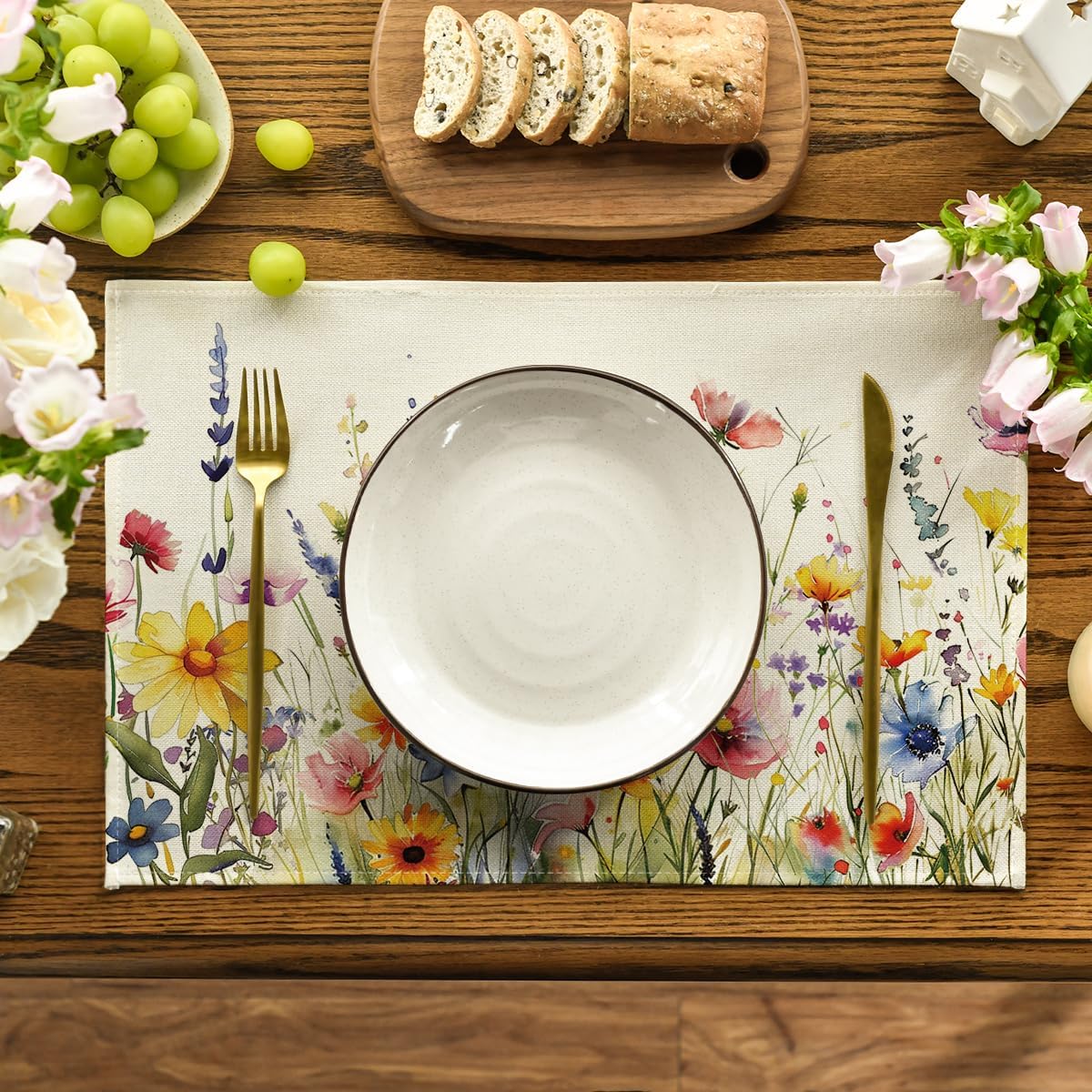 Daisy Lavender Floral Leaves Spring Placemats Set of 4,12x18 Inch Seasonal Spring Table Mats for Party Kitchen Dining Decoration