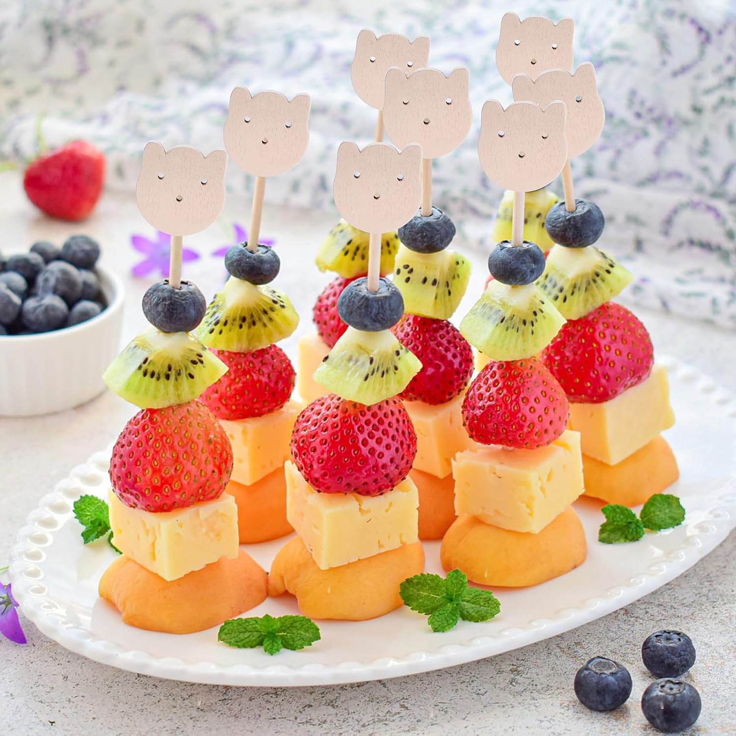 100 Pcs Fancy Toothpicks for Appetizers, 4.7 Inch Bear Face Cocktail Picks for Party Decoration, Bamboo Appetizer Skewers for Charcuterie Sandwich Burgers Fruit Drinks Party