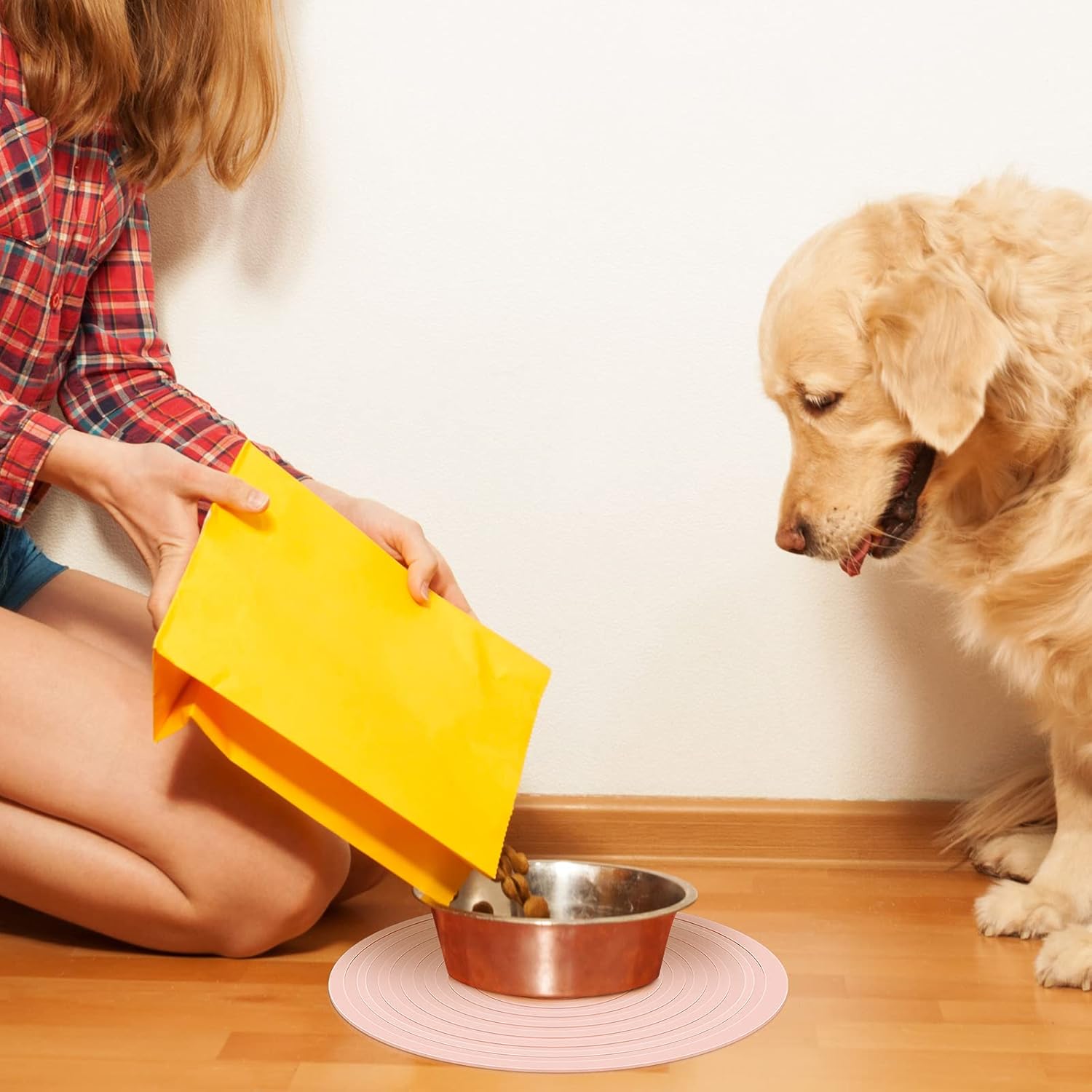 2 Pieces Silicone Pet Food Mat Pet Feeding Mat for Dog and Cat Food Bowl Placemat Preventing Food and Water Overflow Suitable for Medium and Small Pet, 9.5 x 9.5 Inch and 7.1 x 7.1 Inch Pink