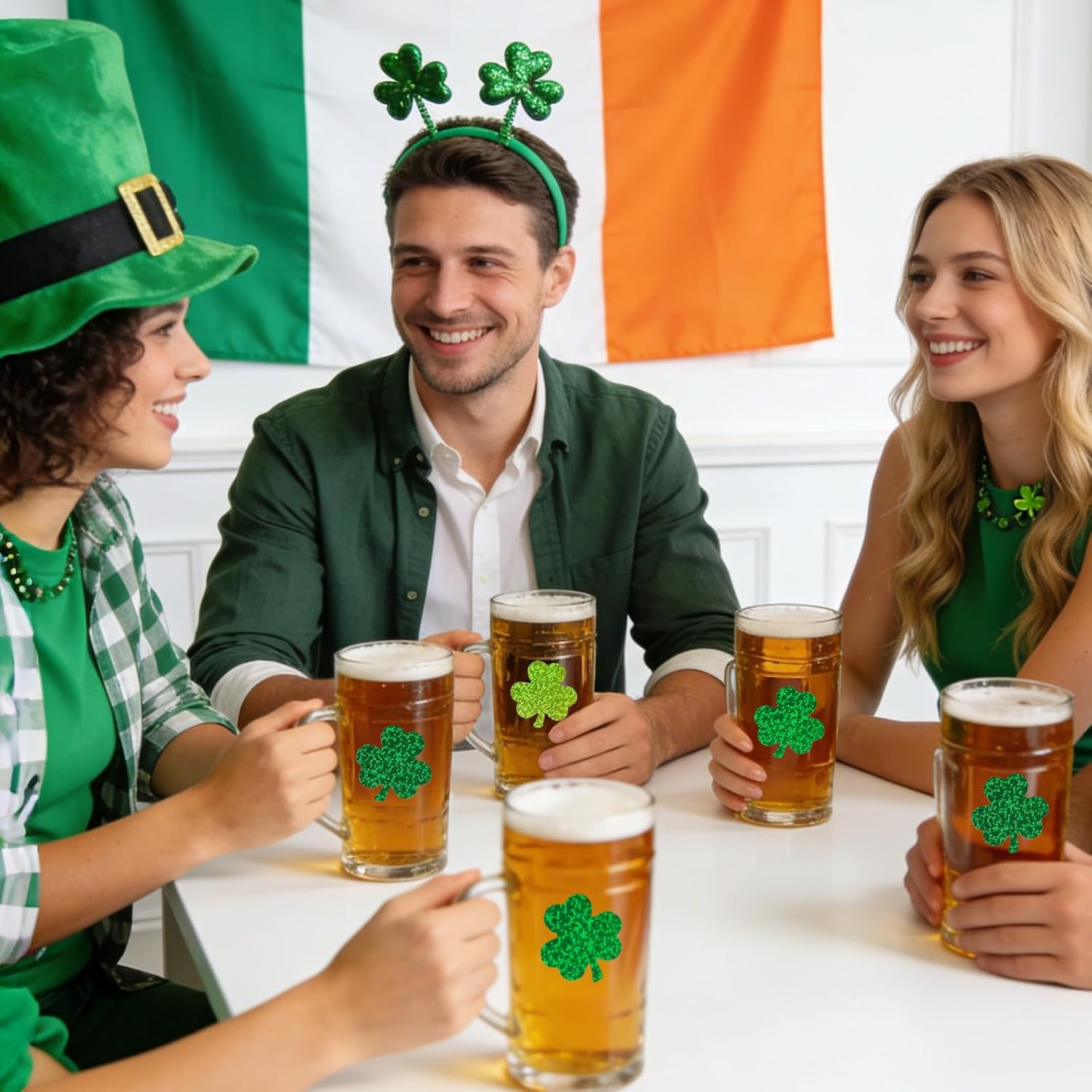 St.Patrick's Day Shamrock Stickers - 500Pcs 1.5'' Laser Shamrock Shape Stickers Roll Self Adhesive Holographic Green Irish Lucky Clover Sticker for Envelope Seal Card St.Patrick's Day 3 Color