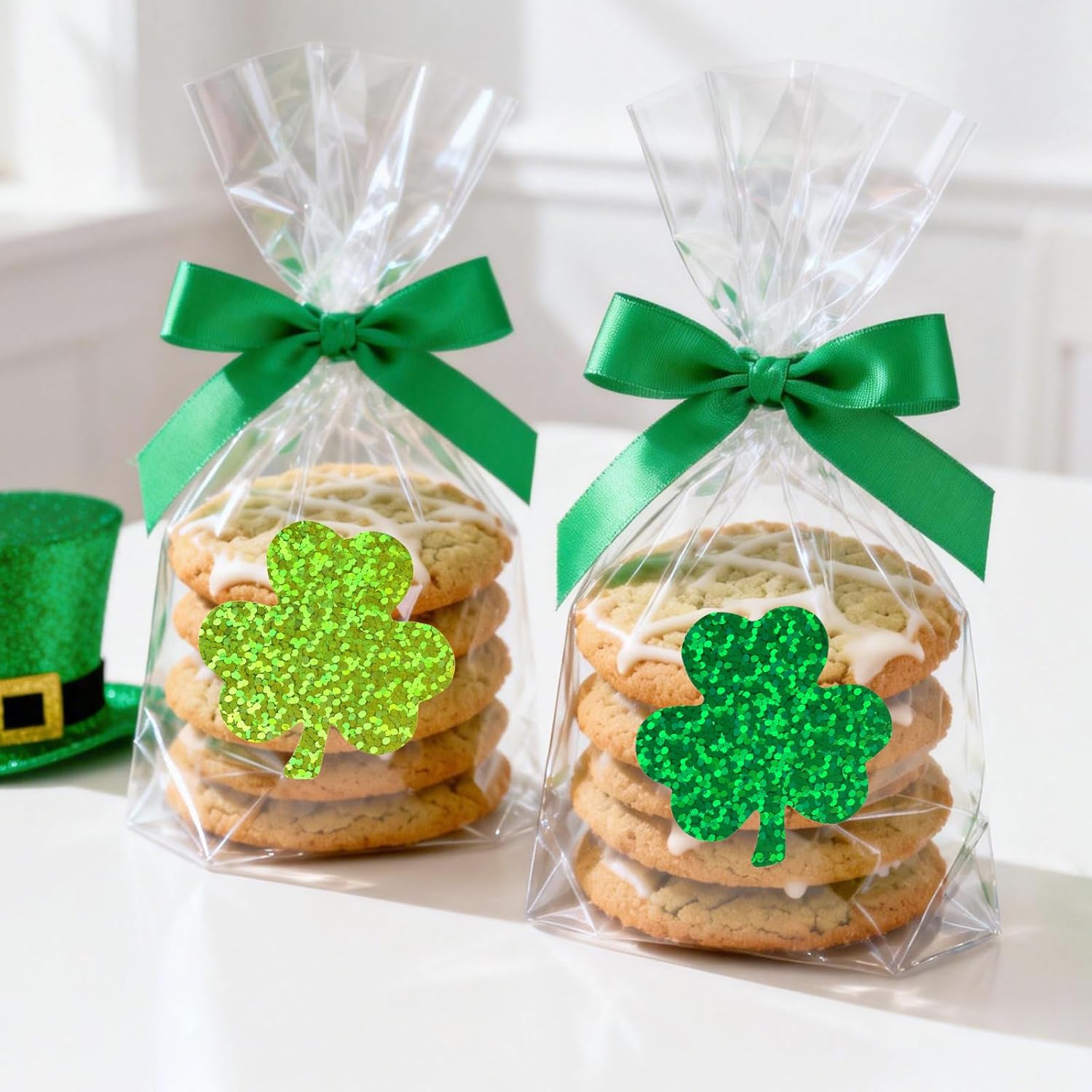 St.Patrick's Day Shamrock Stickers - 500Pcs 1.5'' Laser Shamrock Shape Stickers Roll Self Adhesive Holographic Green Irish Lucky Clover Sticker for Envelope Seal Card St.Patrick's Day 3 Color