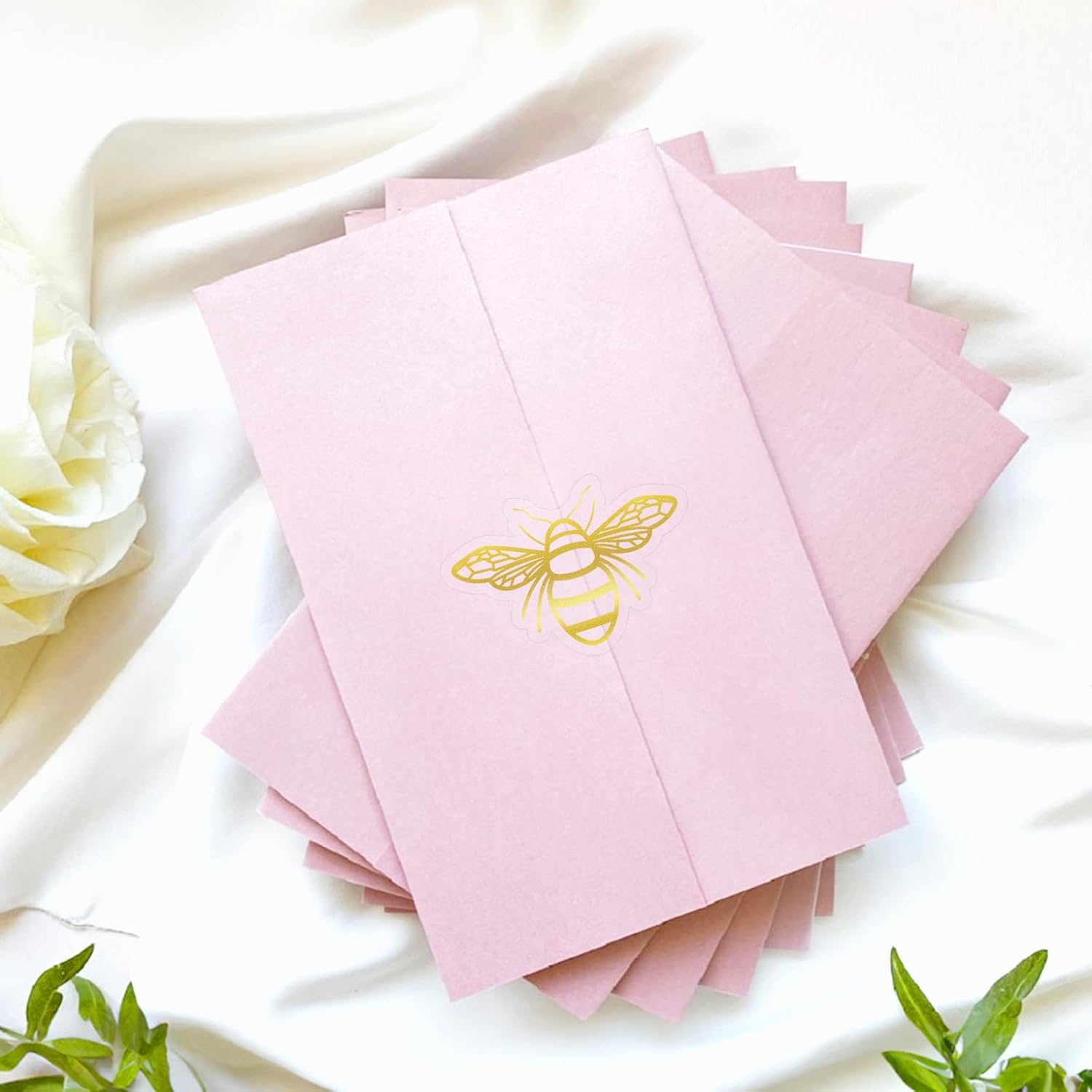 480Pcs Bee Stickers - Gold Foil Envelope Seal Label Sticker Queen Bee Decals Stickers Self Adhesive Clear Bee Spring Summer Stickers for Gift Card Craft Baby Shower Birthday Party Favors
