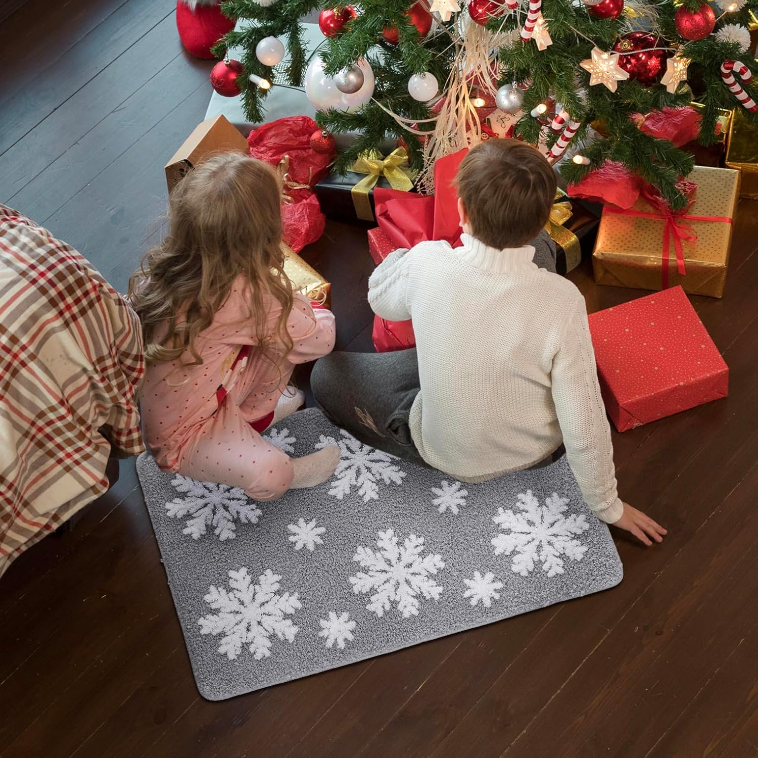 Christmas Grey Snowflake Bath Mat for Bathroom - Cute Absorbent Washable Bathroom Rugs with Non Slip Backing - Fun Snowflake Bathroom Mat for Christmas Decorations
