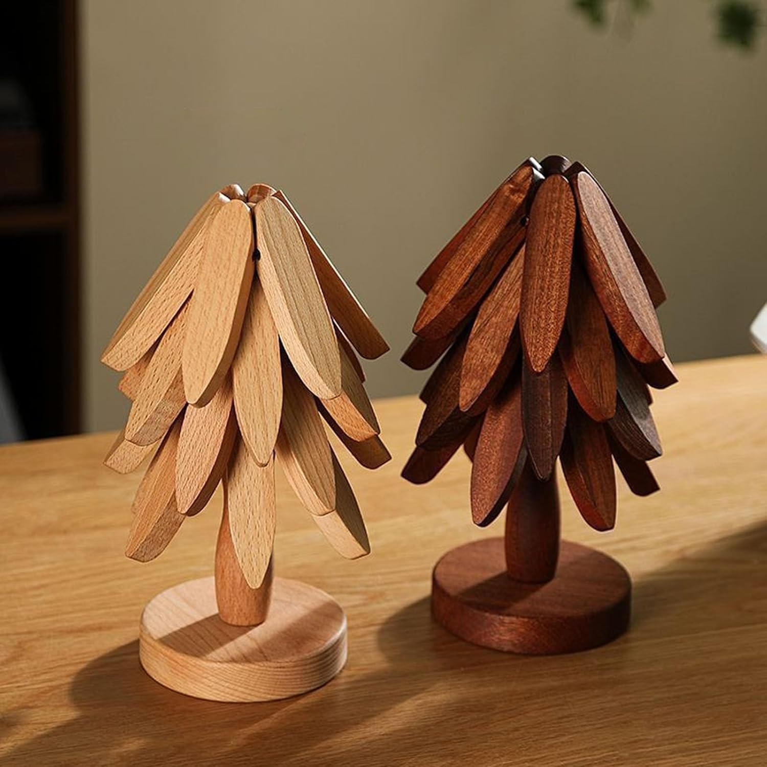 2-Piece Foldable Christmas Tree Design Pot Holders Set Decorative Heat Resistant Trivets with Holder for Hot Pans