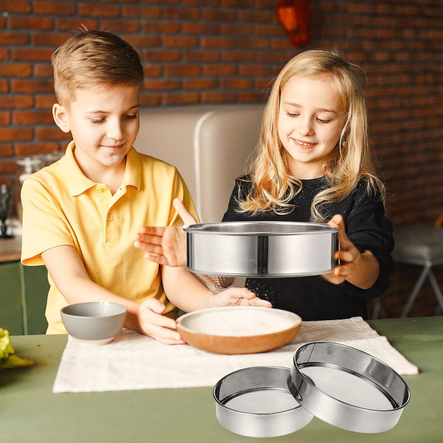 3 Pcs Stainless Steel Round Flour Sifter Sieve Fine Mesh for Bake Decorate Cakes, Pies, Pastries, Cupcakes 6 Inch and 8 Inch 60 Mesh,7 Inch 40 Mesh