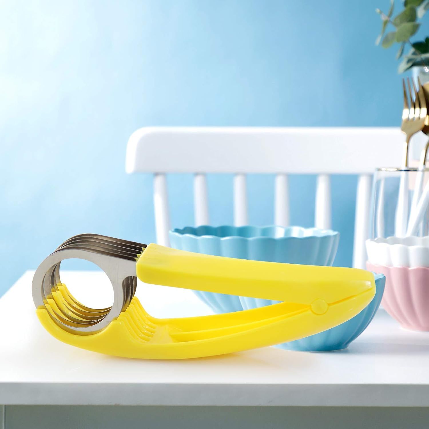 Banana Slicer,ABS + Stainless Steel Fruit and Vegetable Salad Peeler Cutter Kitchen Tools For Banana,Strawberry,Grape 1 pcs