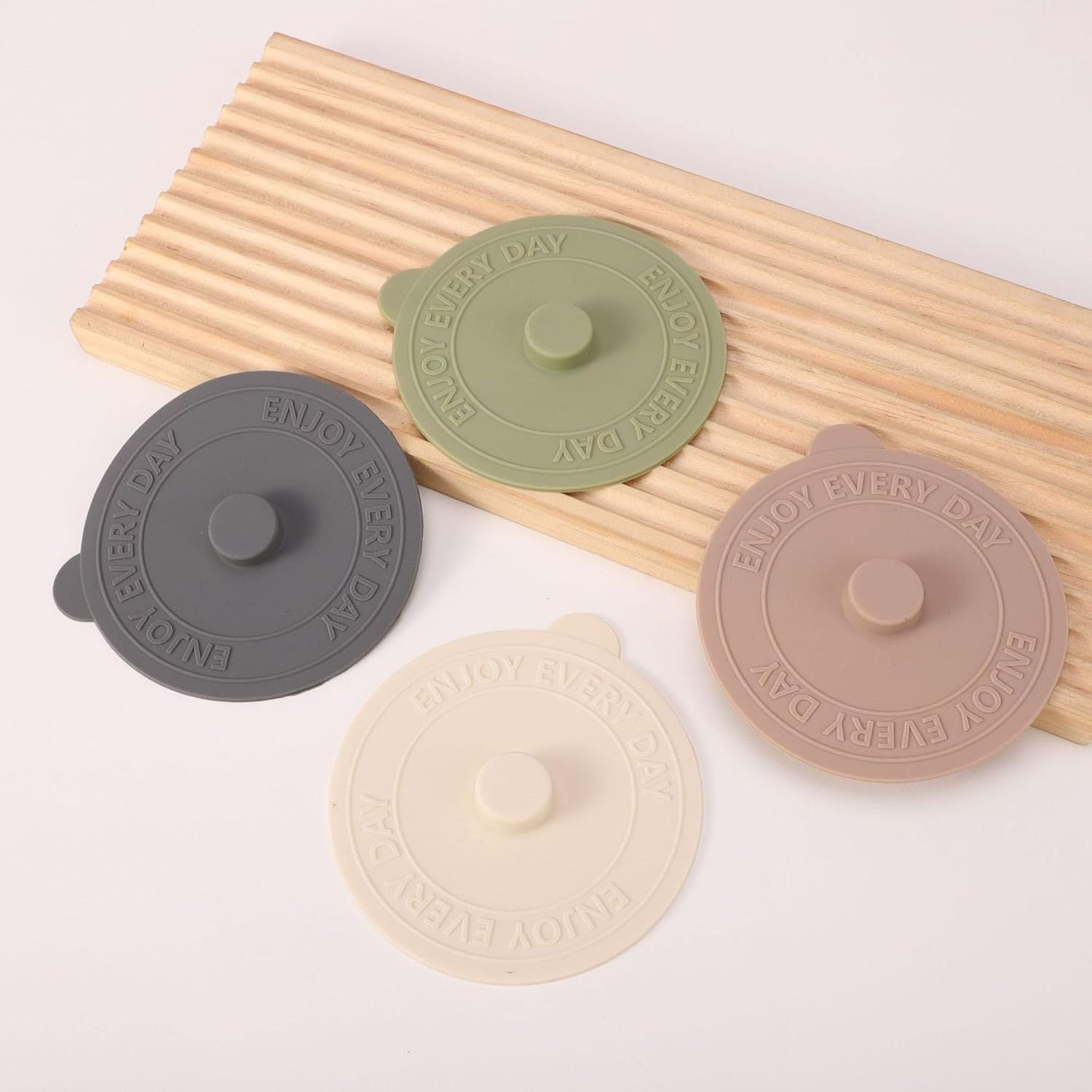 4Pcs Silicone Cup Covers Multicolored Silicone Lids for Cups, Reusable Silicone Cup Lids, Anti-dust, Airtight Seal, Food Grade Silicone Hot Drink Cup Lids for Mugs, Tea Cups and Coffee Cup