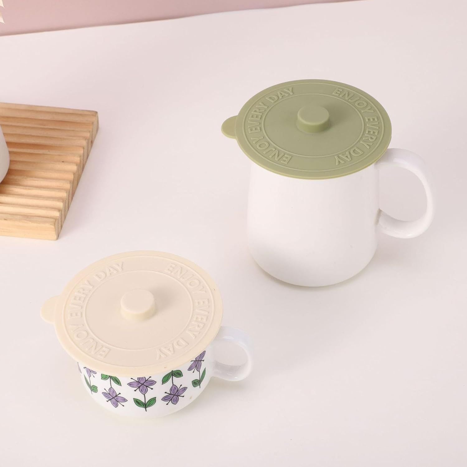 4Pcs Silicone Cup Covers Multicolored Silicone Lids for Cups, Reusable Silicone Cup Lids, Anti-dust, Airtight Seal, Food Grade Silicone Hot Drink Cup Lids for Mugs, Tea Cups and Coffee Cup