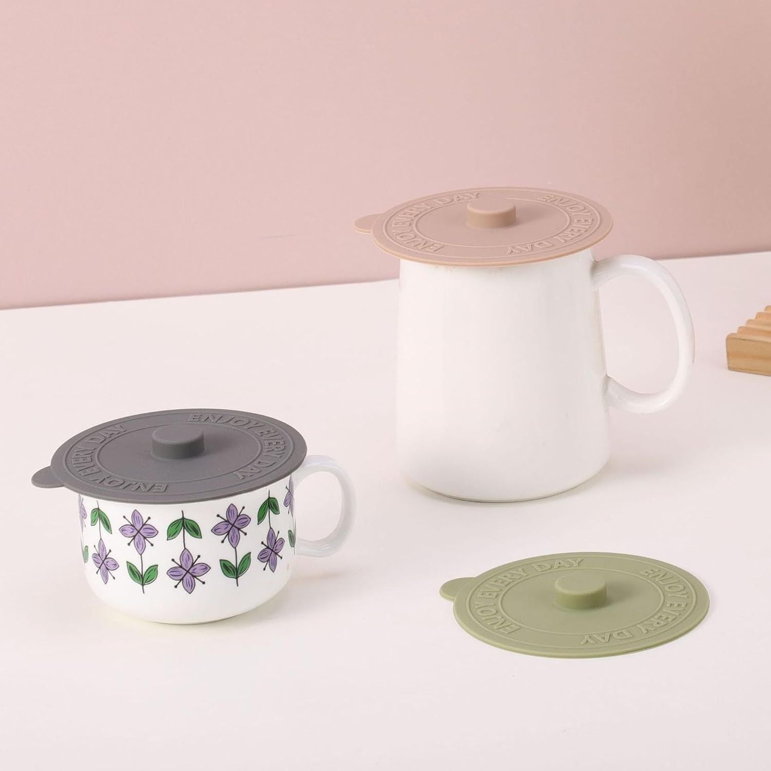 4Pcs Silicone Cup Covers Multicolored Silicone Lids for Cups, Reusable Silicone Cup Lids, Anti-dust, Airtight Seal, Food Grade Silicone Hot Drink Cup Lids for Mugs, Tea Cups and Coffee Cup