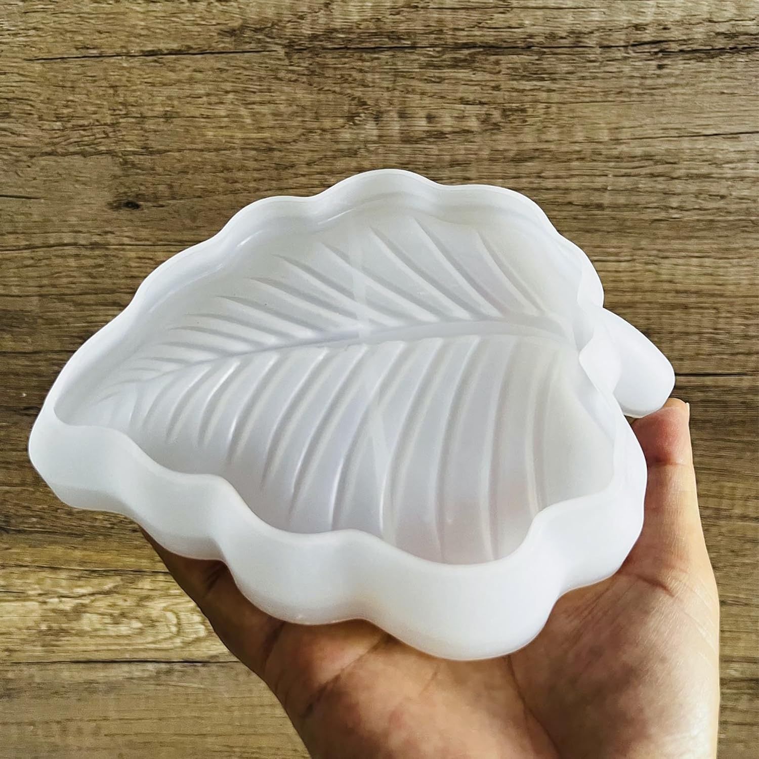 Leaf Silicone Molds for Resin, Large Tray Mold for Epoxy Resin, 3D Leaf Jewelry Plate, Concrete, Plaster, and Clay Casting Molds for Art, Storage Container, Trinket Dish, Home Decor