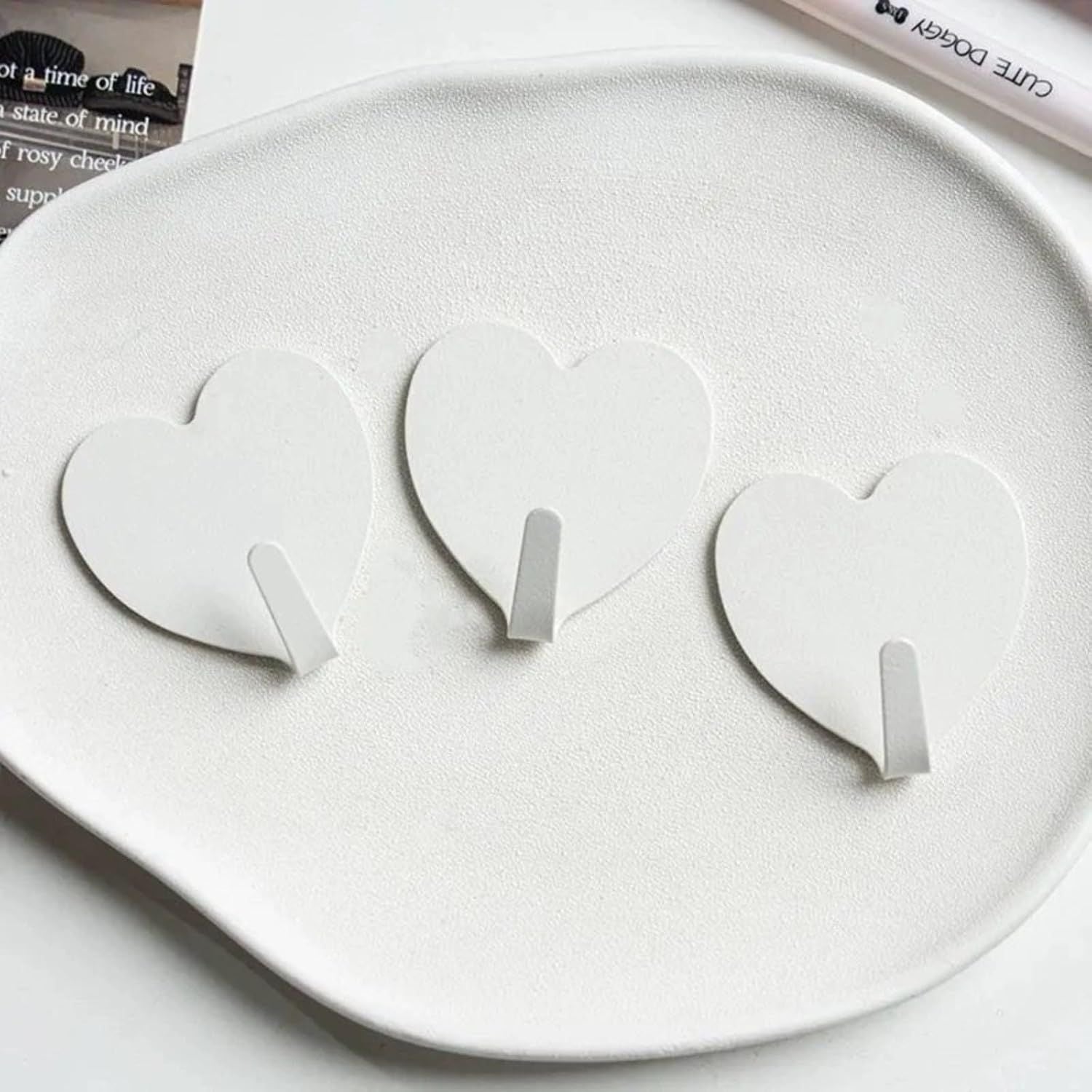9 Pcs Heart Shaped Adhesive Wall Hooks, Cute Decorative Pink and White Self-Adhesive Hooks for Home Office Organization White Pink