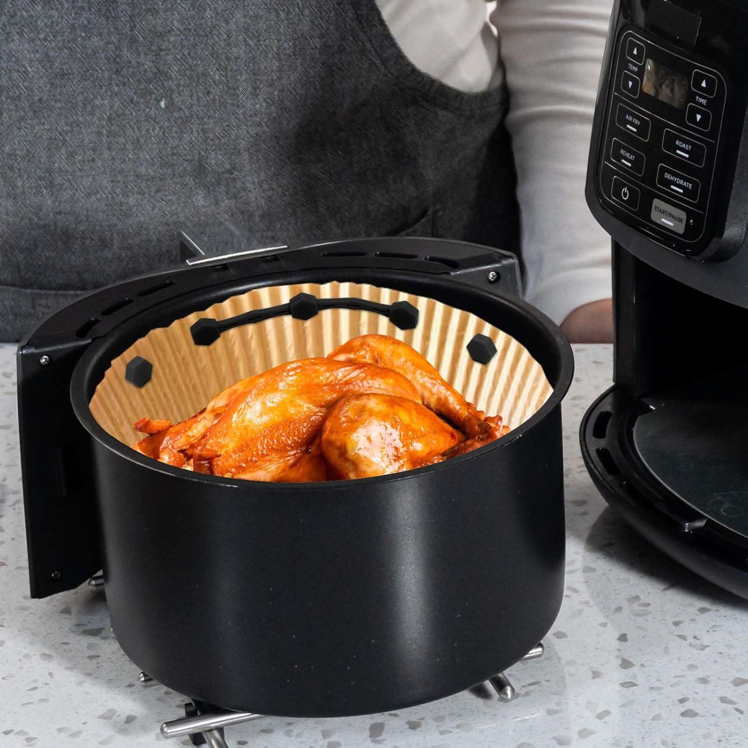 2 Sets Air Fryer Magnet Silicone Buckle, Air Fryer Magnets for Parchment Paper Liners Silicone Magnetic Buckle Prevent Paper Burning Kitchen Accessories Black