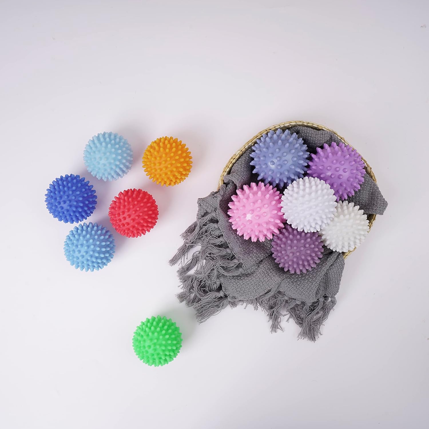 Reusable Laundry Dryer Balls - Eco Friendly Fabric Softener Alternatives Soften and Fluff Laundry Wrinkle Release Set of 4 Random Color