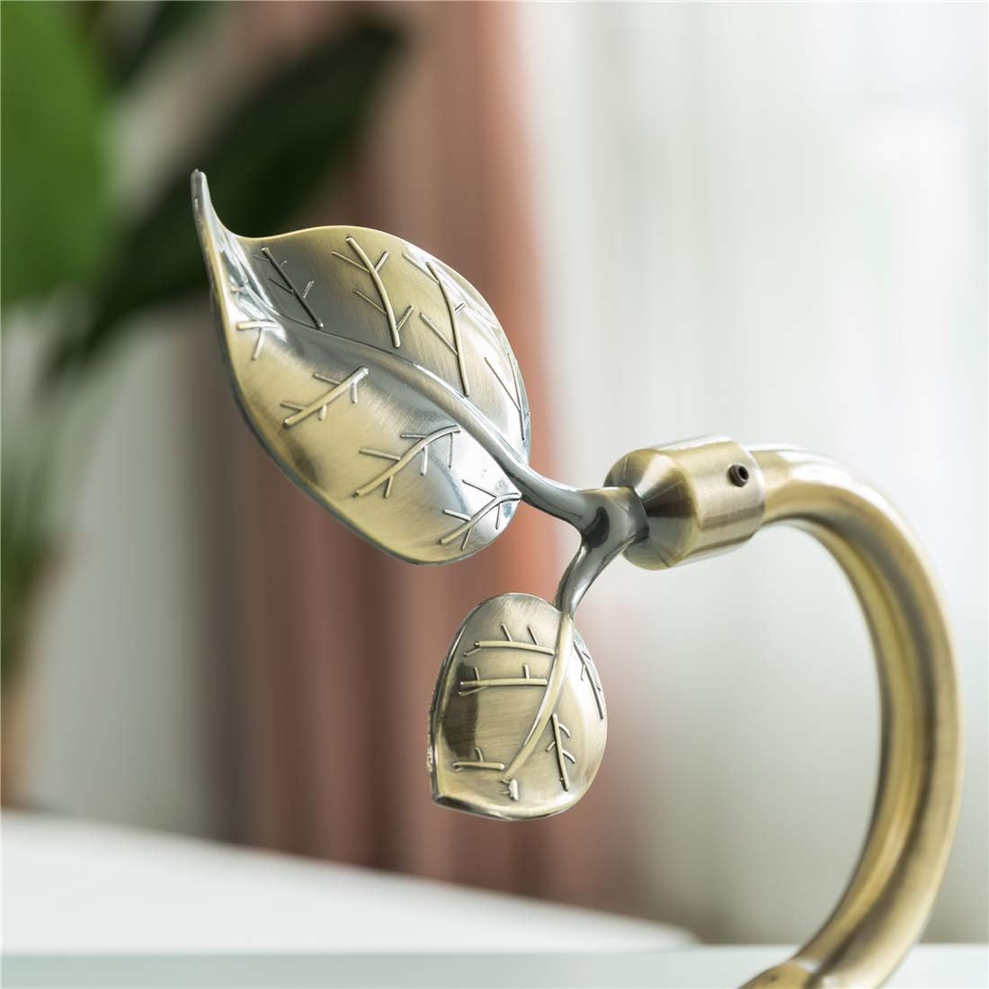 Leaf Shaped Curtain Tieback Holdbacks 2pcs, Handmade Metal Curtain Side Holders for Wall, Curtain Hook Pull Backs for Drapes Window Decoration Antique Brass